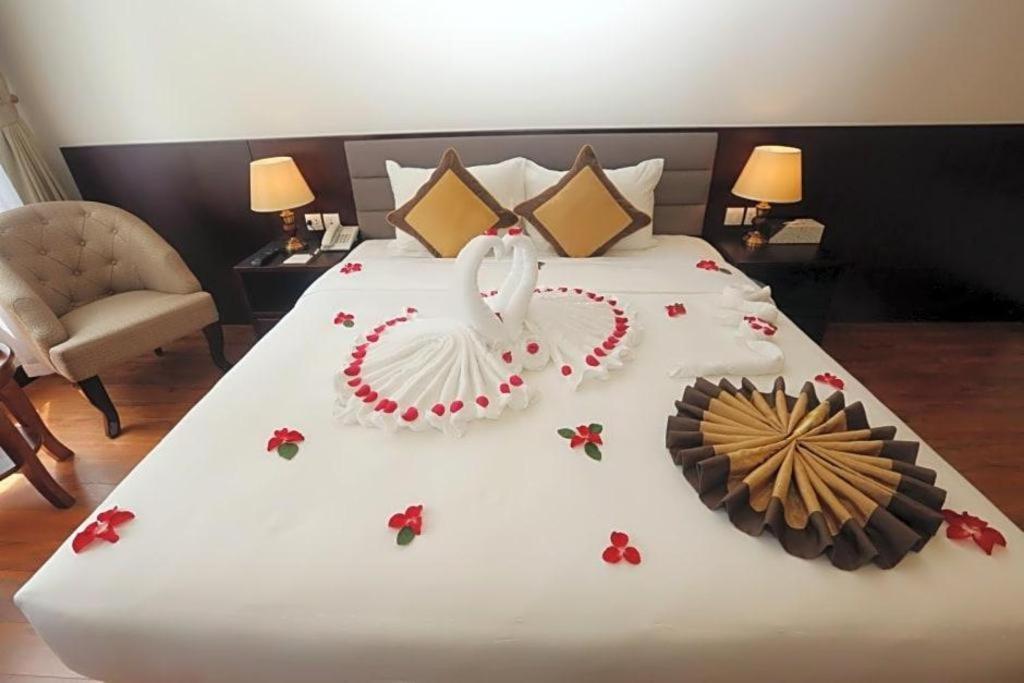Hotel Lenid Tho Nhuom