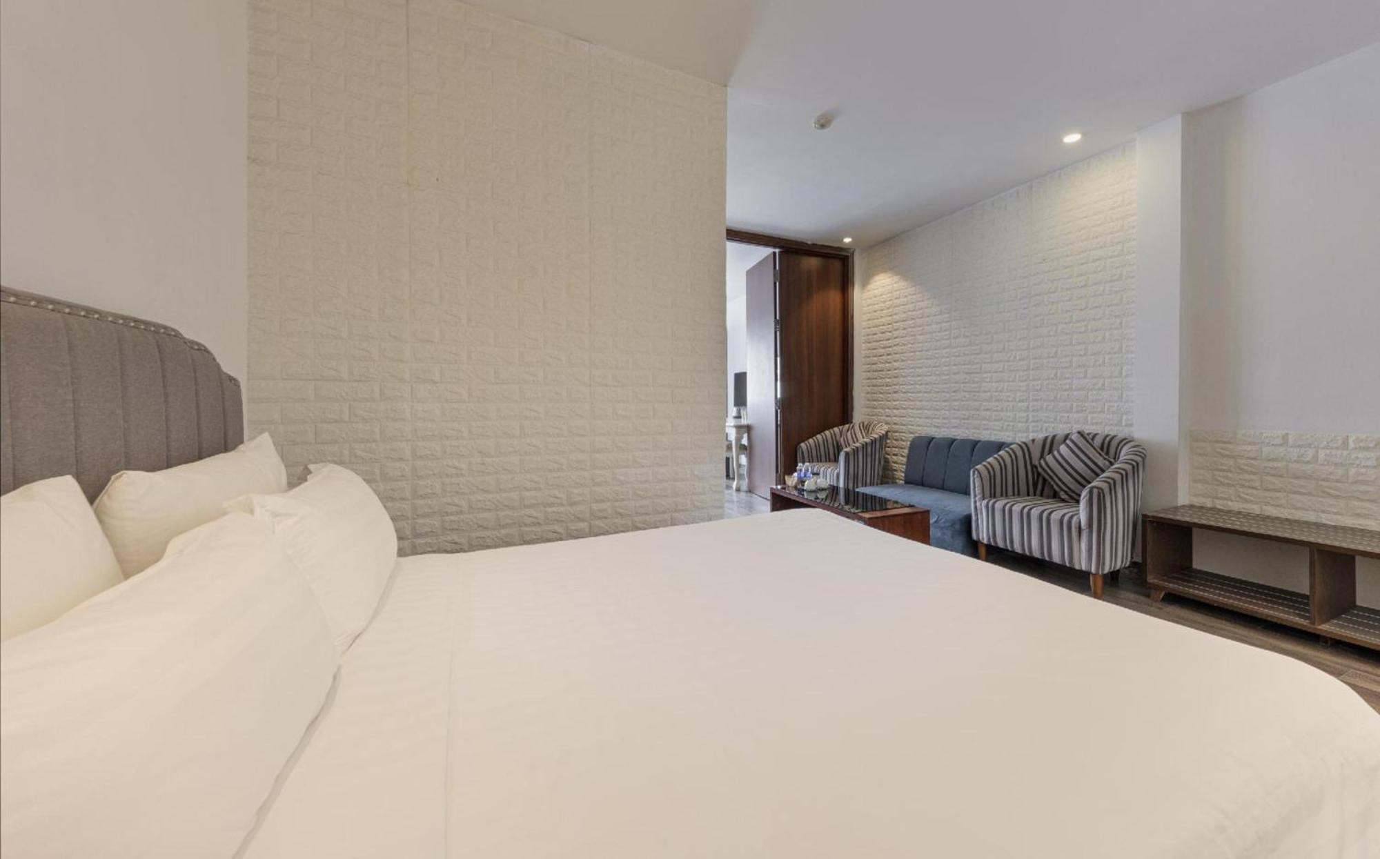 Collection O Le Grand - The Tryst Hotel