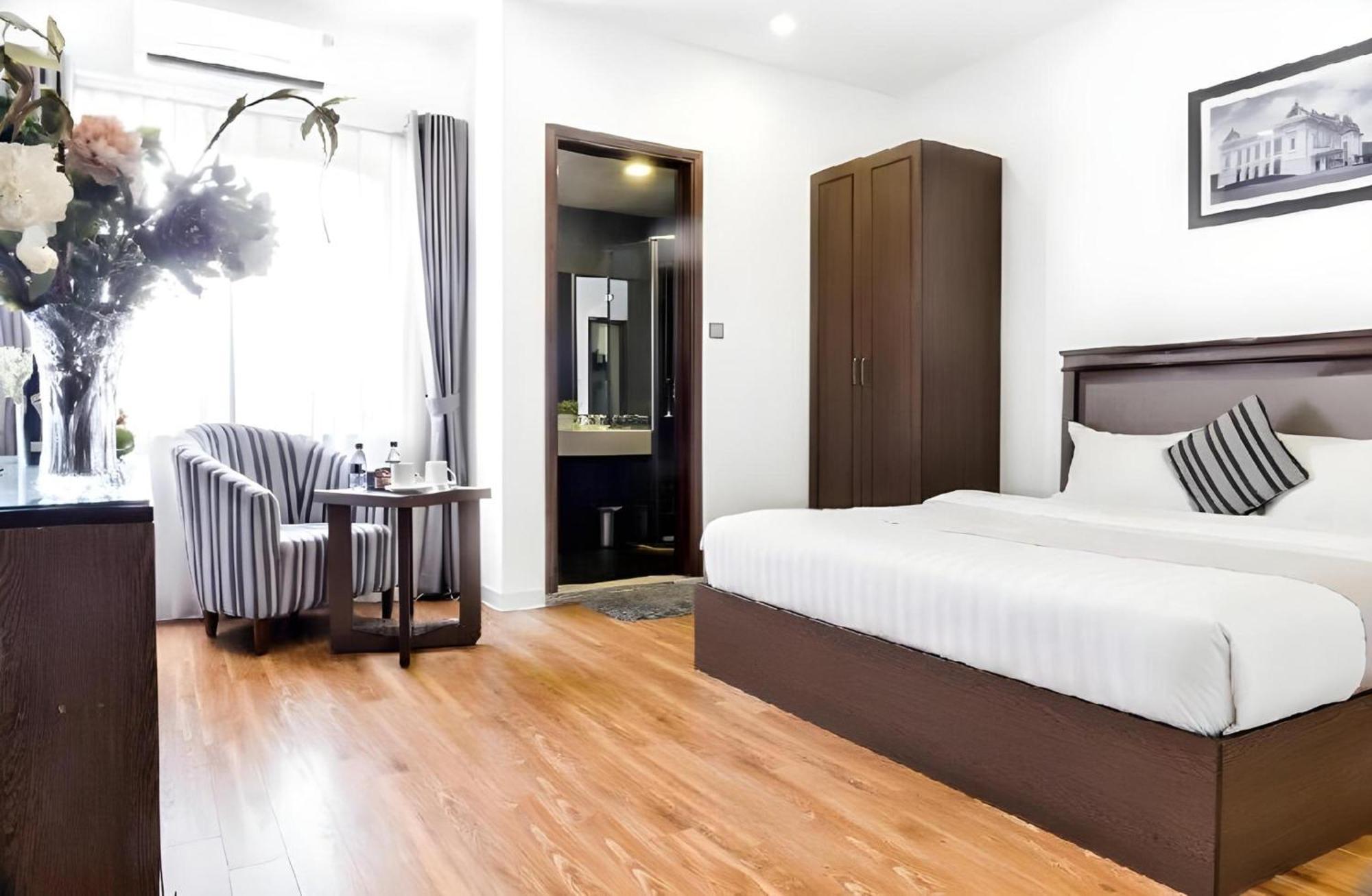 Collection O Le Grand - The Tryst Hotel