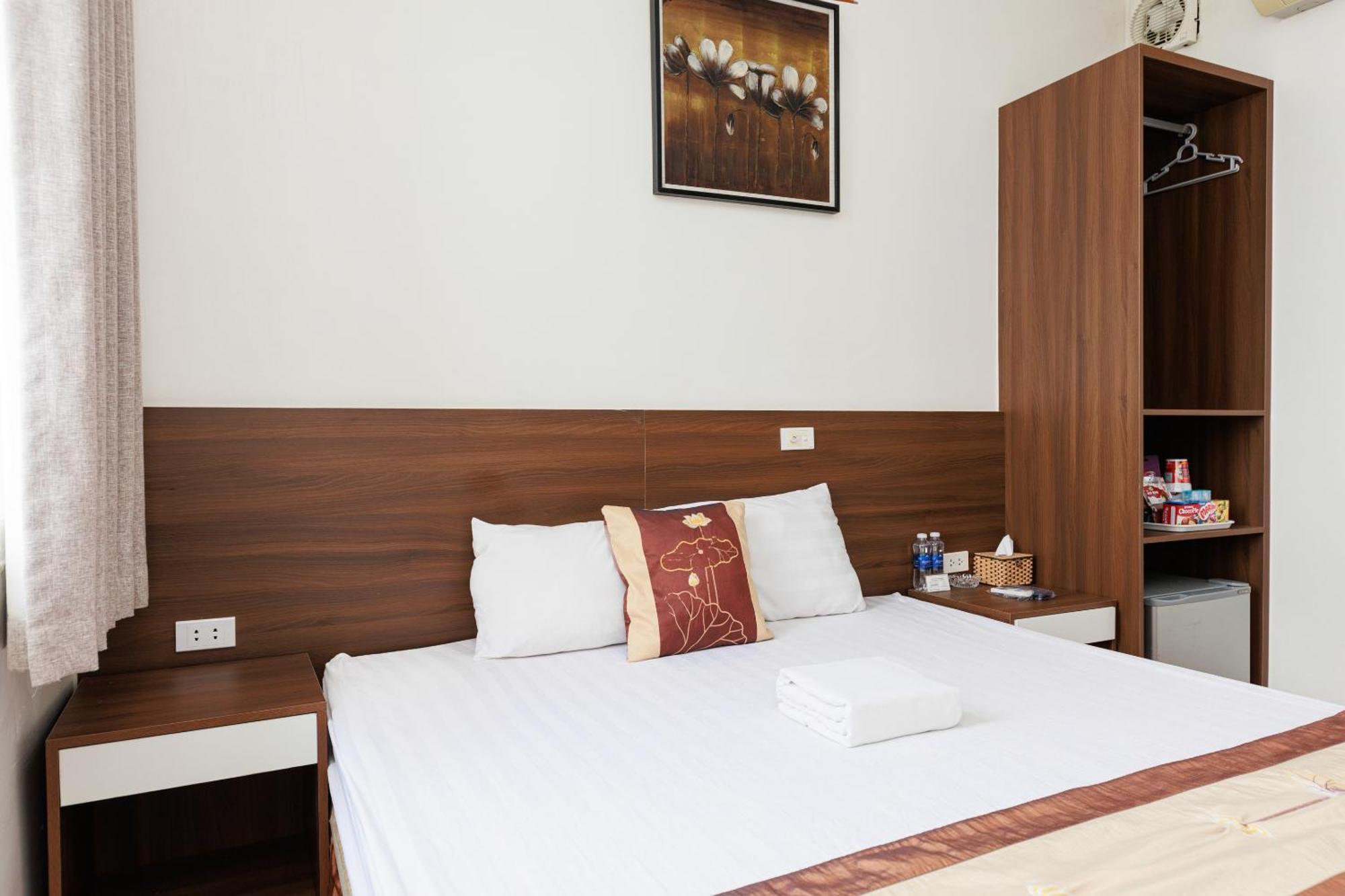 Hotel Oyo 472 Lenka 2*