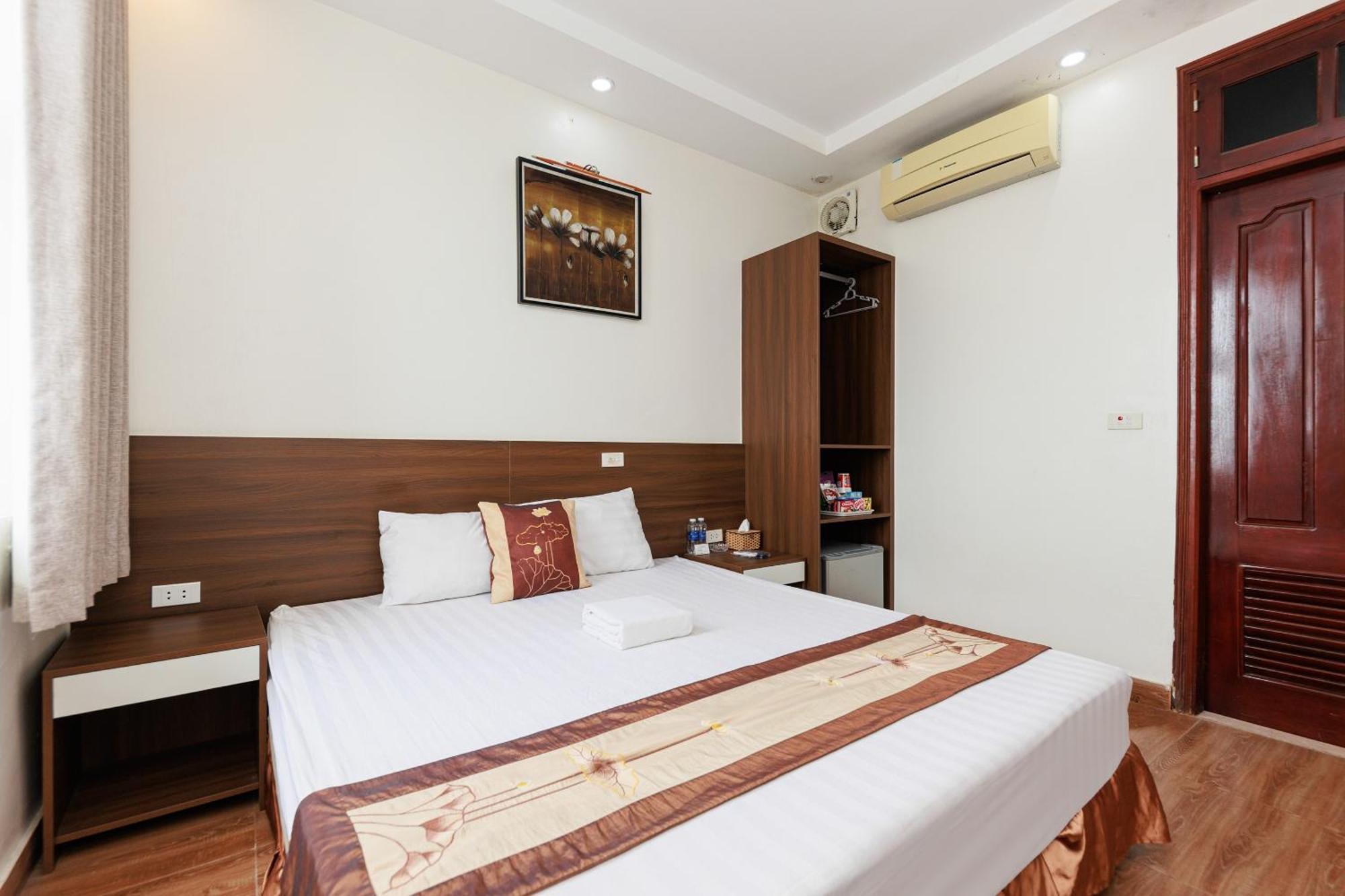 Hotel Oyo 472 Lenka 2*