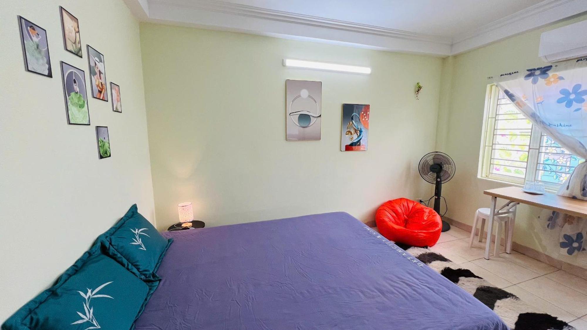 Mat Sieu Thoang, Cua So Lon Hanoi