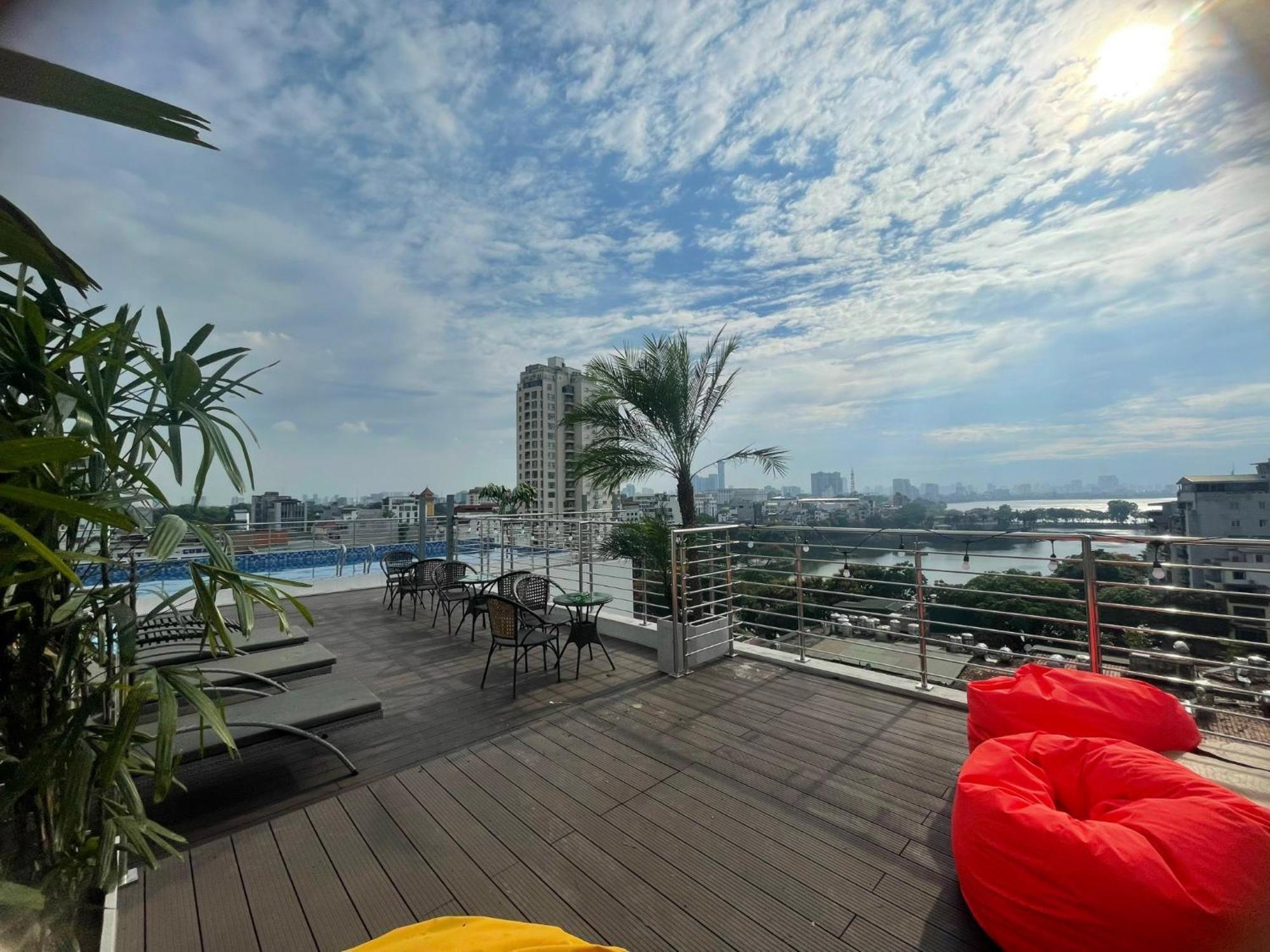 Hotel Luxe Paradise Premium Pham Hong Thai 4*