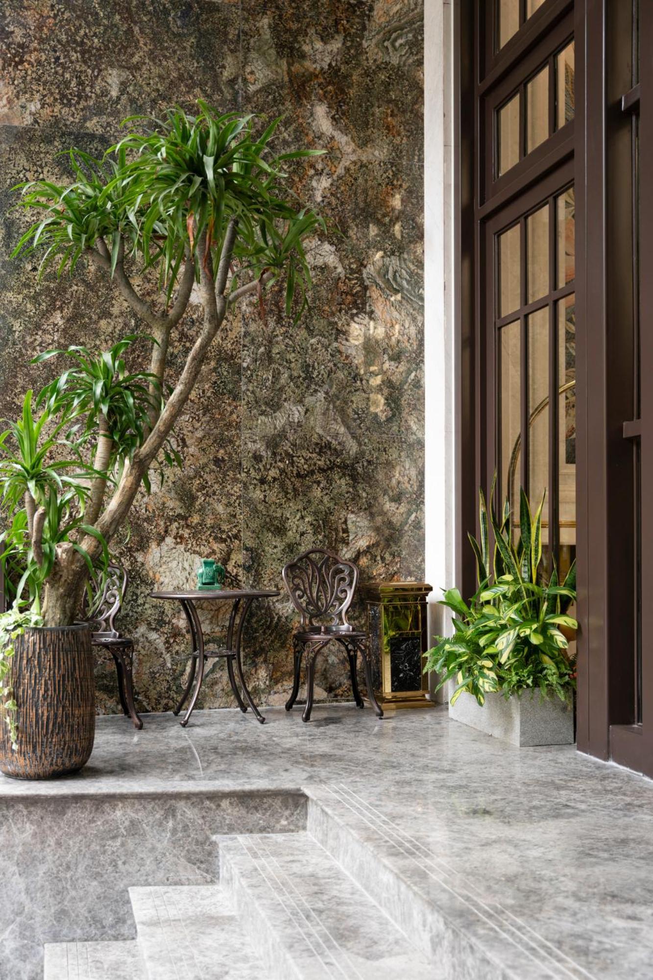 Hotel Luxe Paradise Premium Hanoi