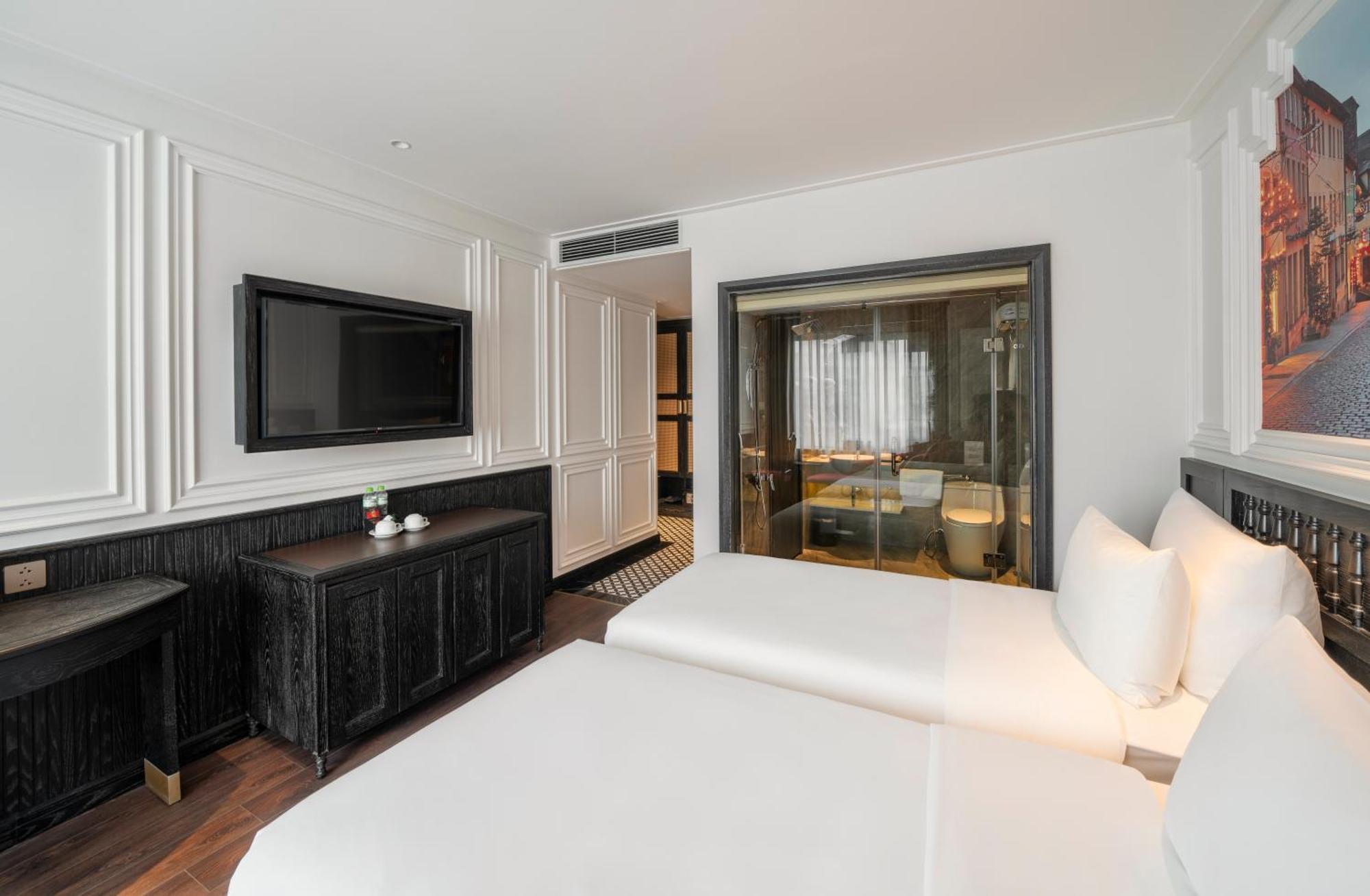 Luxe Paradise Premium Pham Hong Thai
