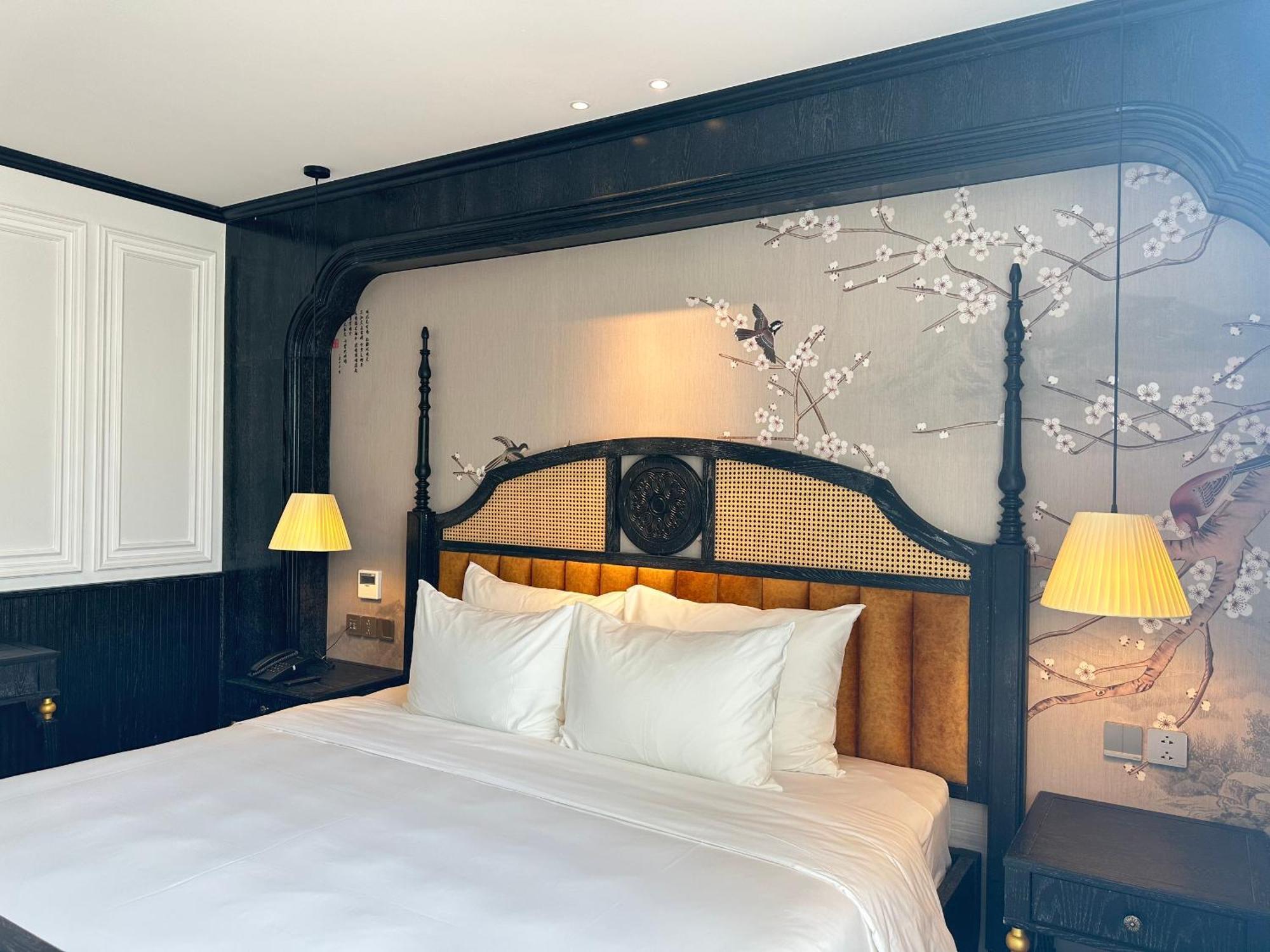 Hotel Luxe Paradise Premium Pham Hong Thai
