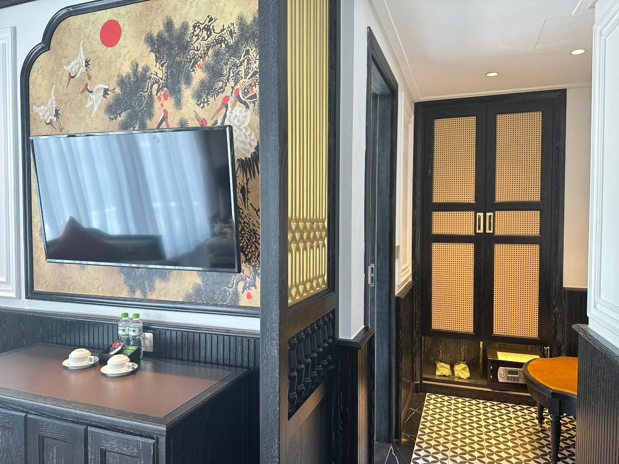 Luxe Paradise Premium Pham Hong Thai Hotel