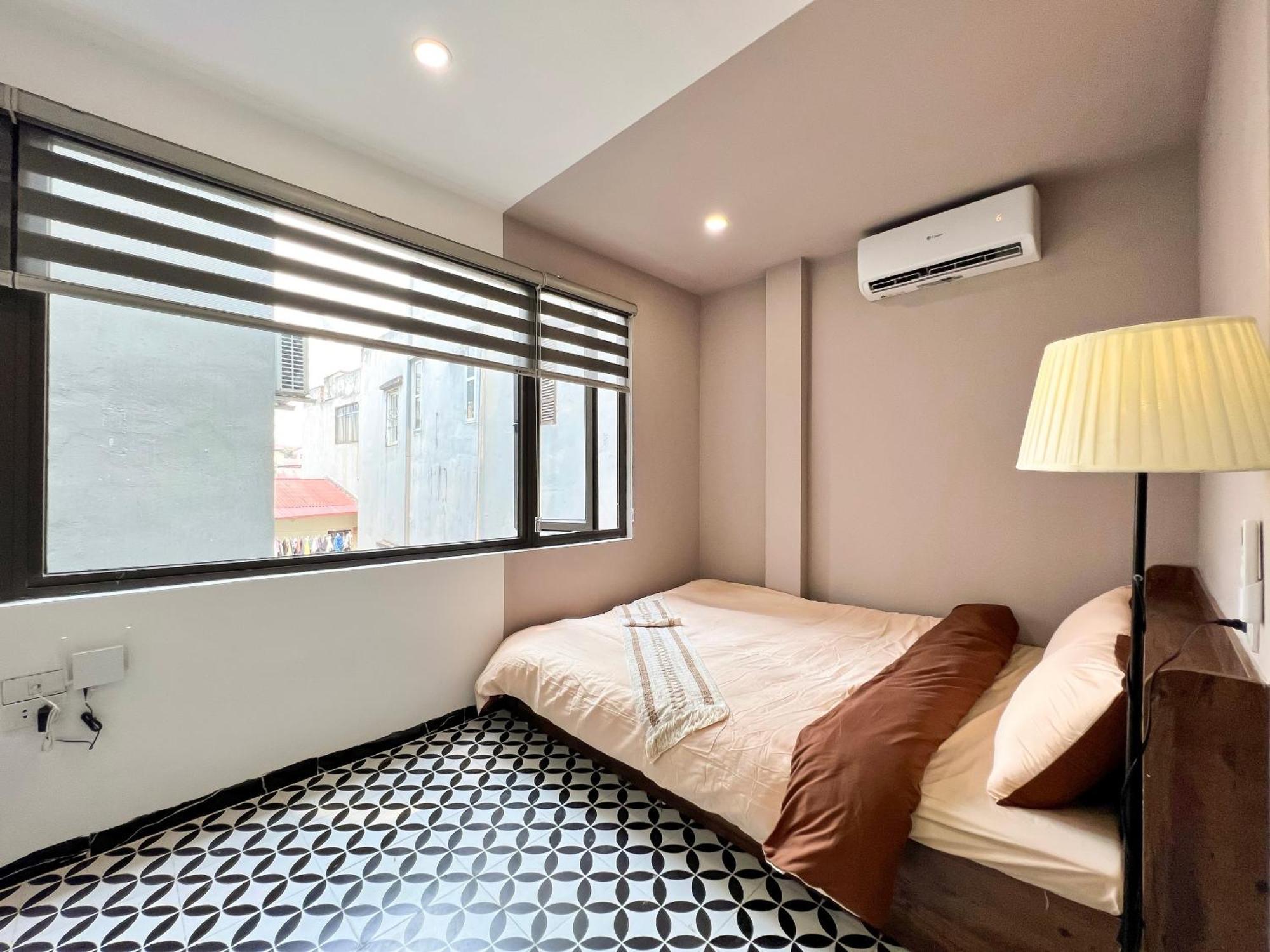 Nine Housing 127 Hao Nam * Hanoi