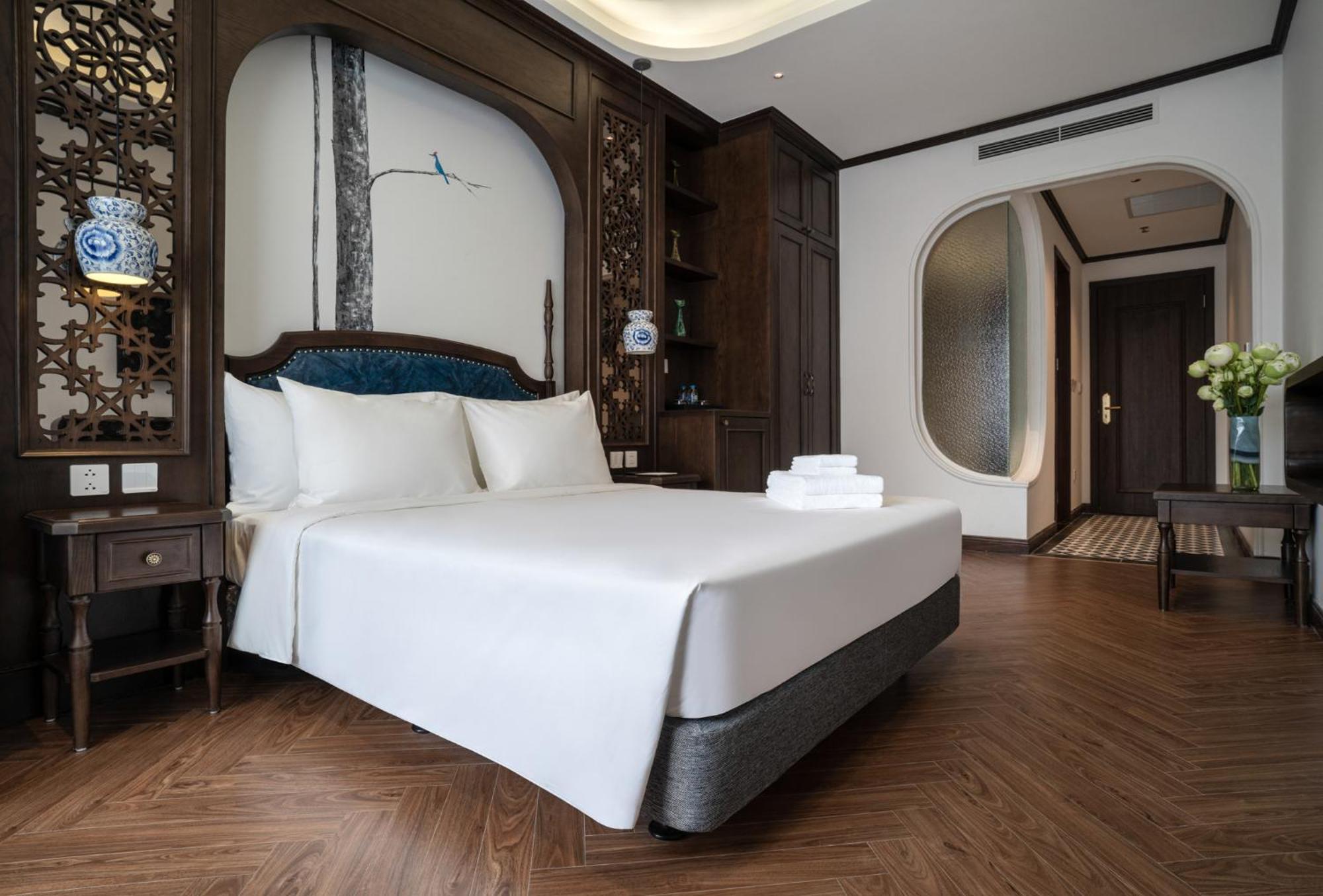 Khách sạn Eli Rina 4*