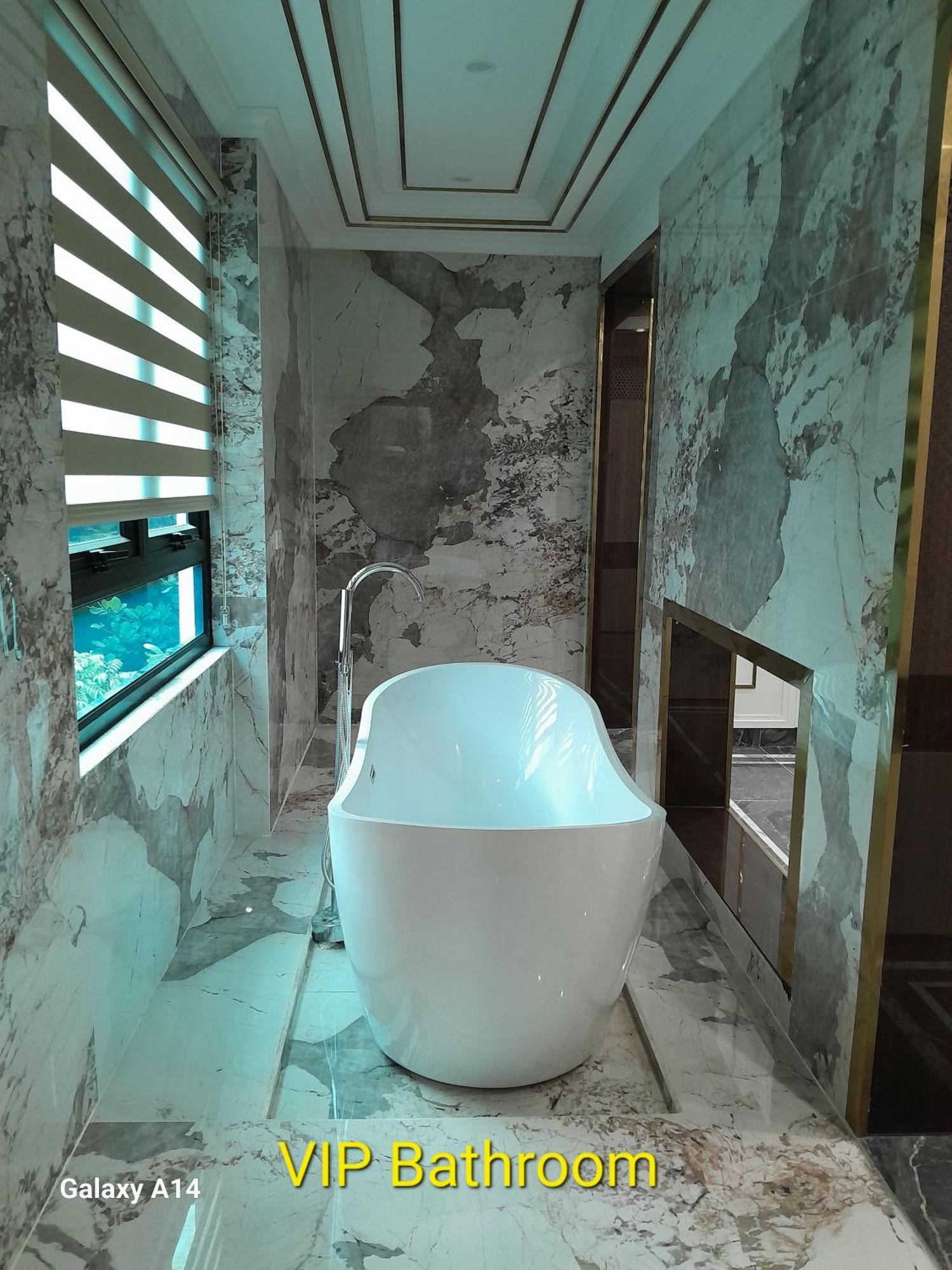 Bao Ngoc Dinh Cong 4*