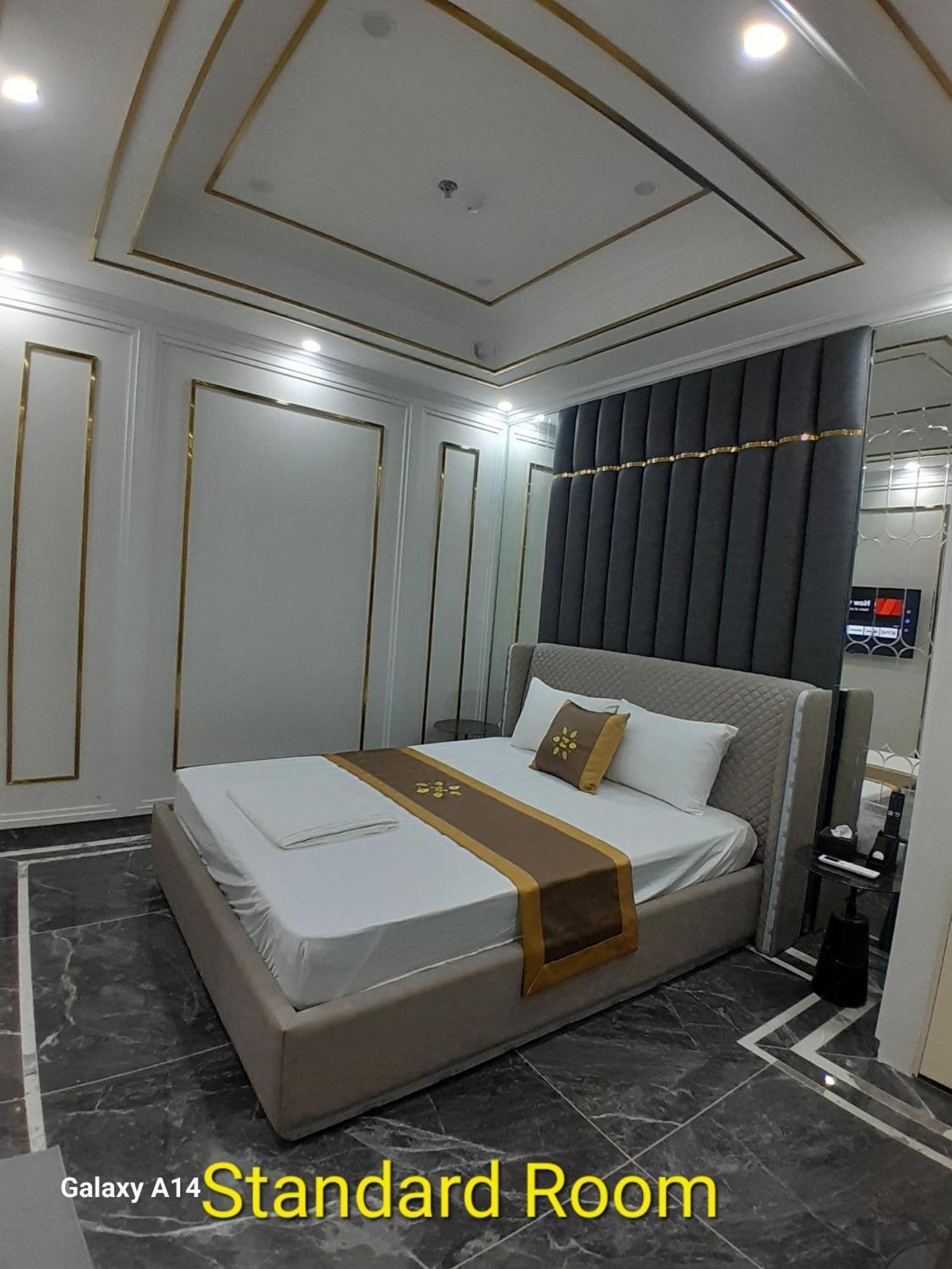 Bao Ngoc Dinh Cong 4*