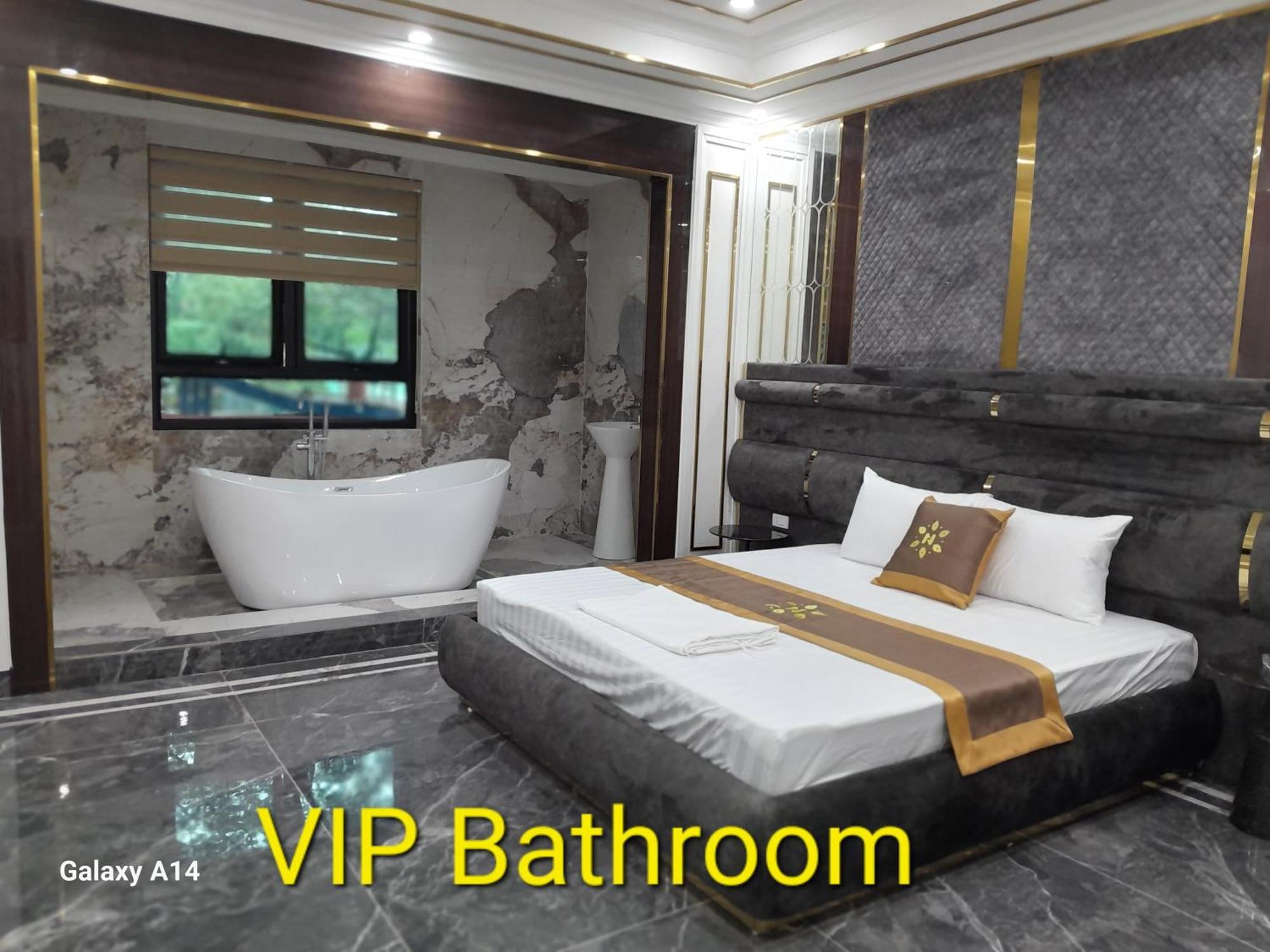 Bao Ngoc Dinh Cong 4*