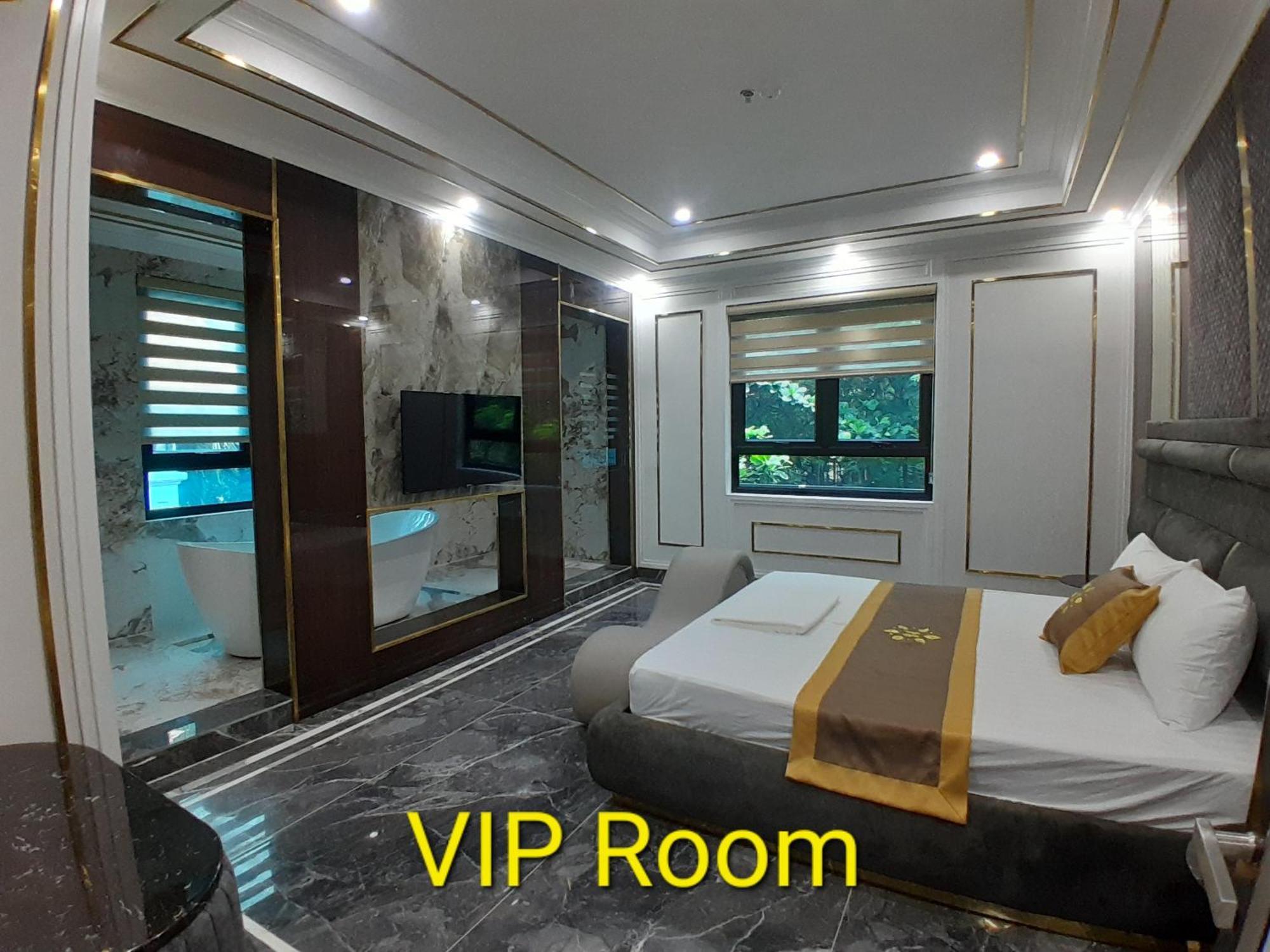Hotel Bao Ngoc Dinh Cong 4*