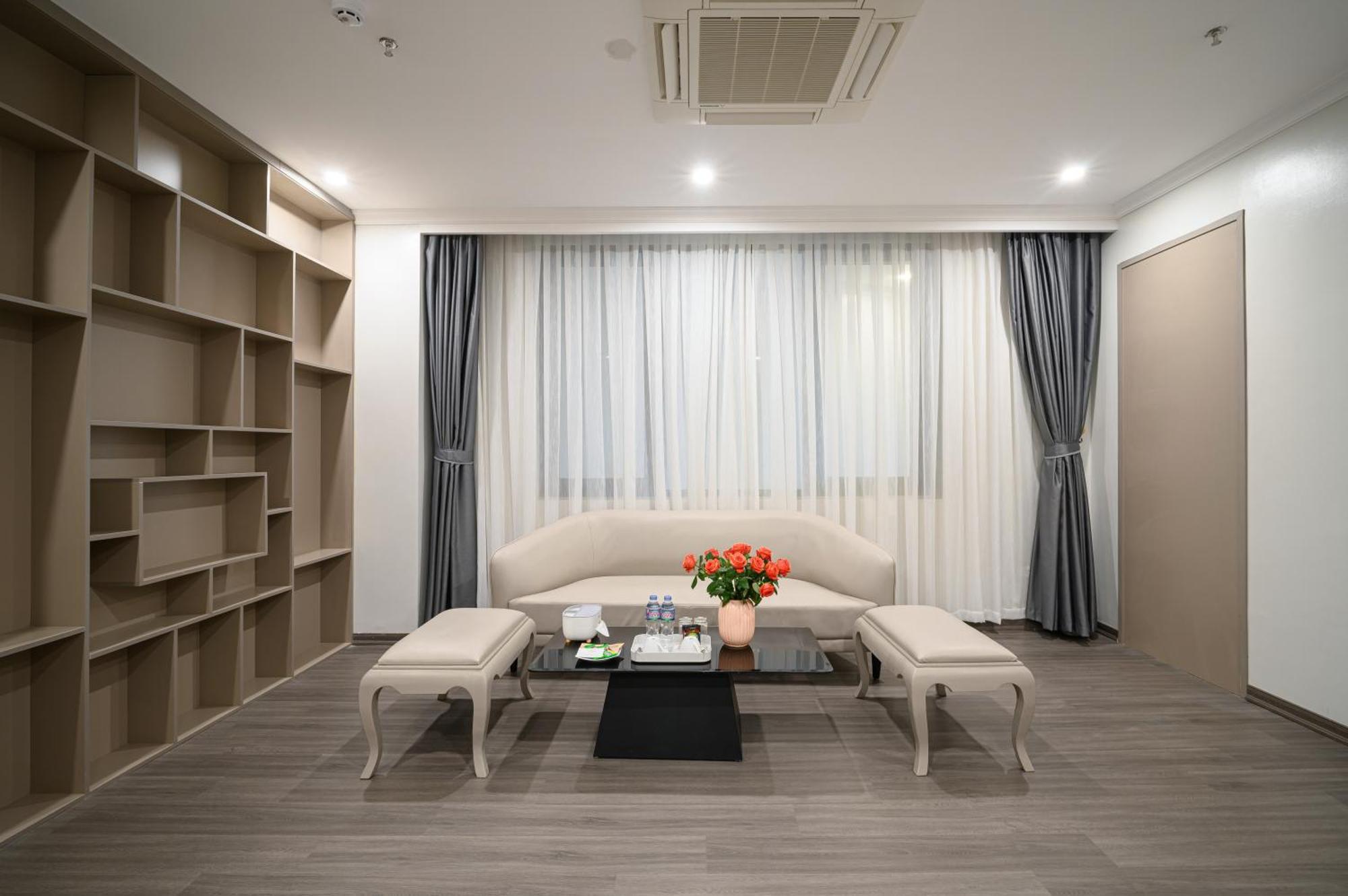 Norah Hotel *