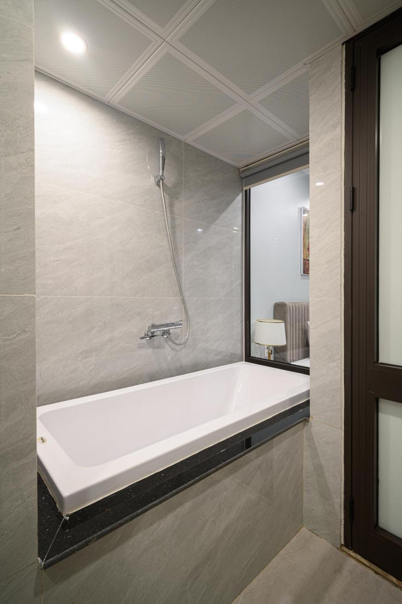 Norah Hotel *