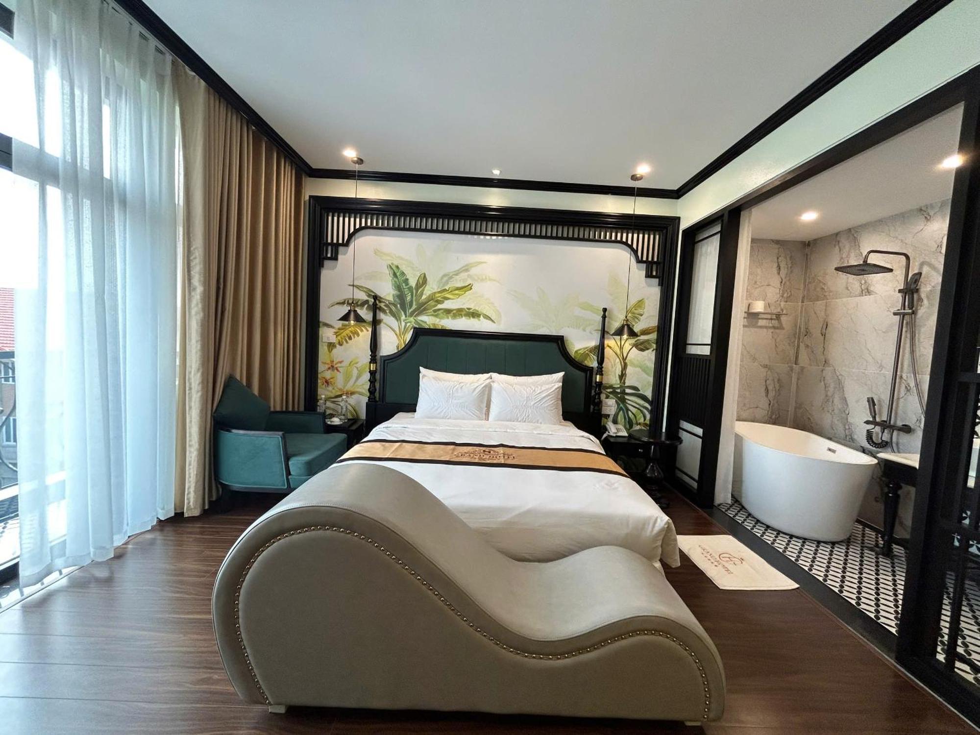 Grand Trinh Bo Hotel