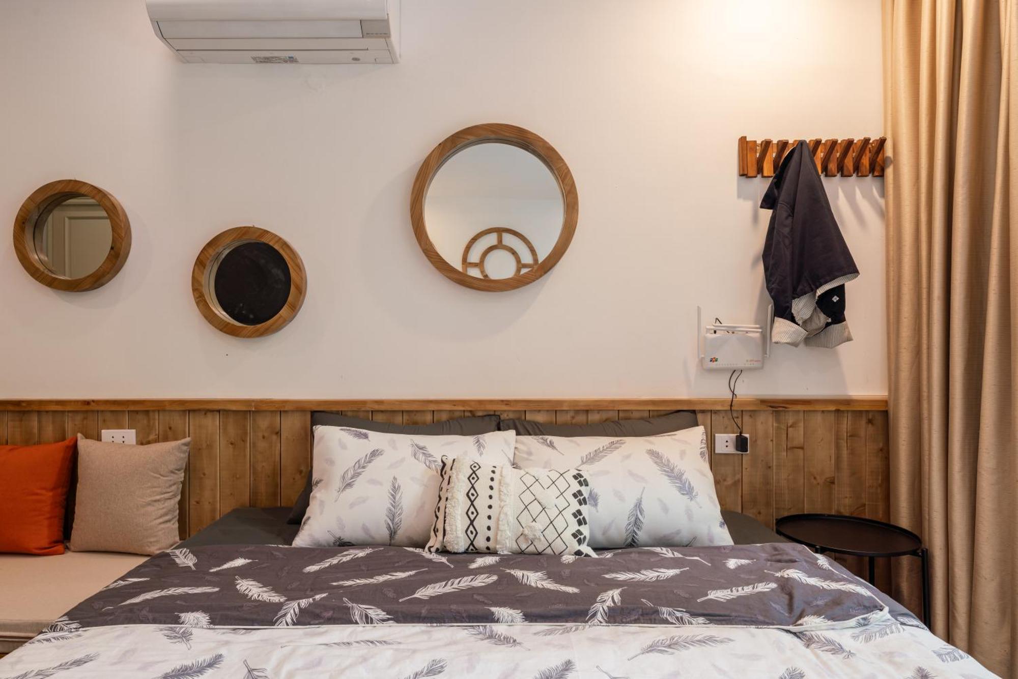 Apartment Train Street View- Amber-touched & Private Self-check-in Hanoi