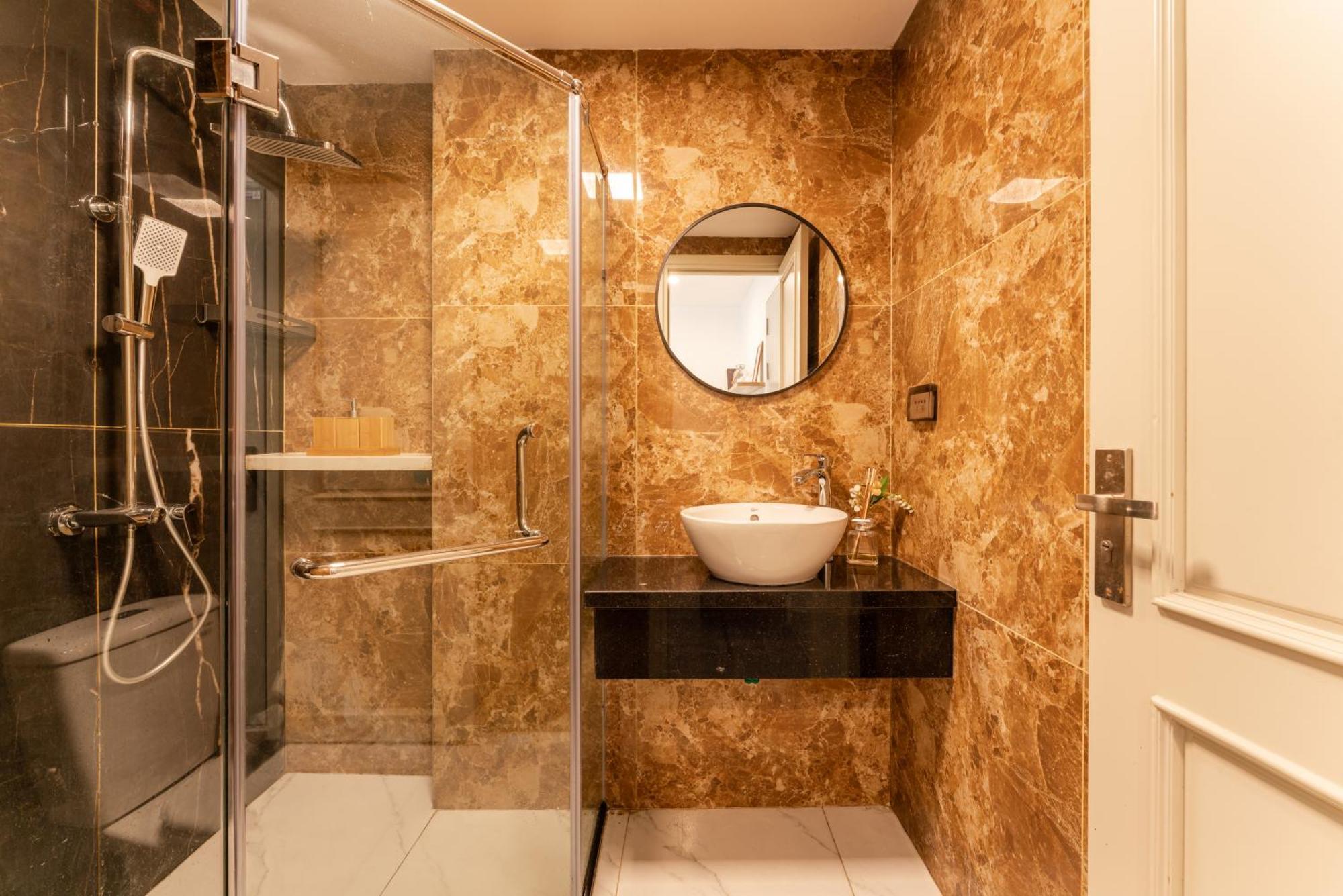 Apartment Train Street View- Amber-touched & Private Self-check-in Hanoi