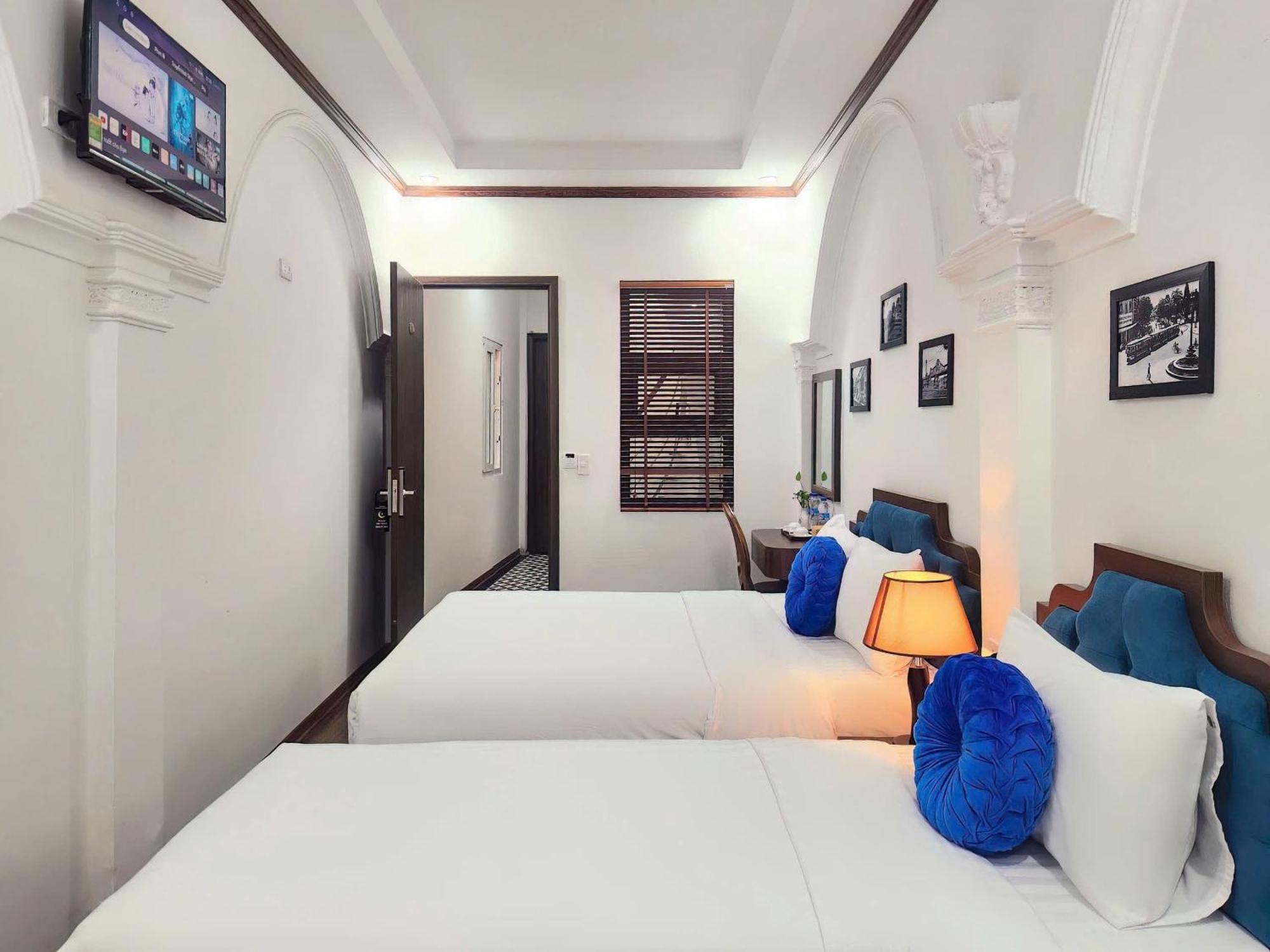 The Ambery Boutique & Travel