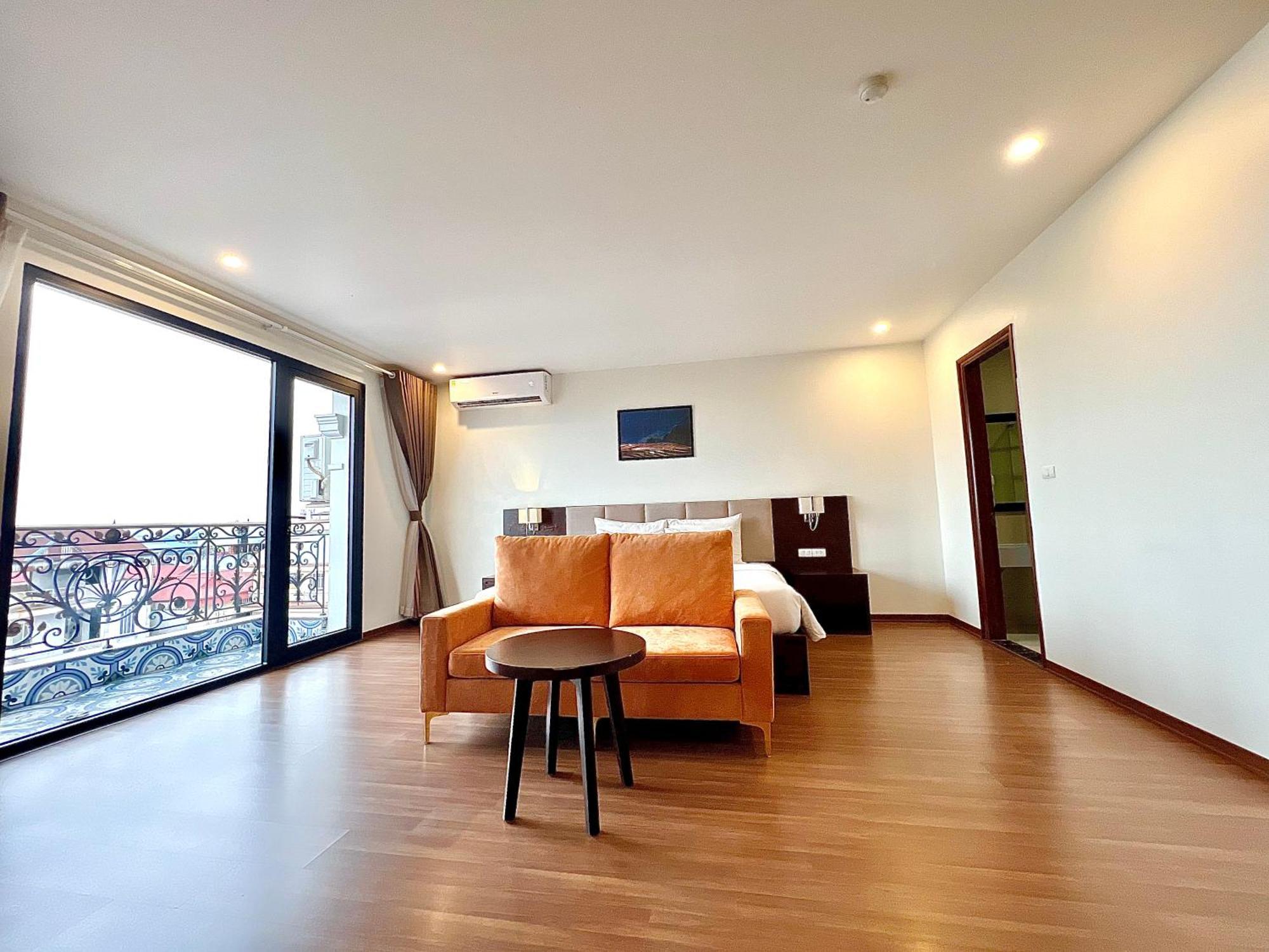 Paragon Noi Bai & Pool Hotel 4*