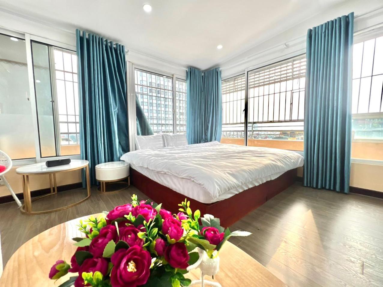 T - Hotel