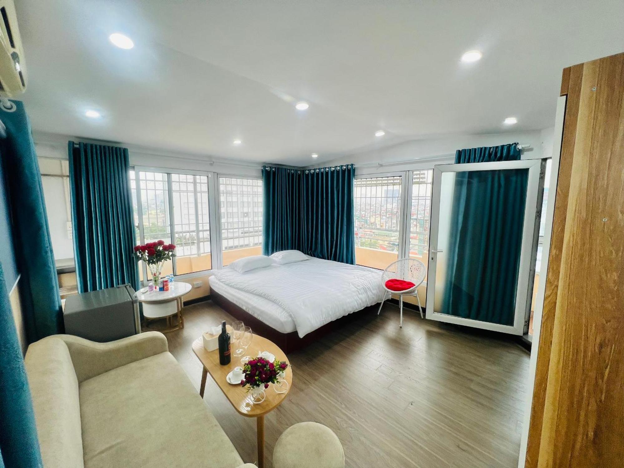 T - Hotel 4*