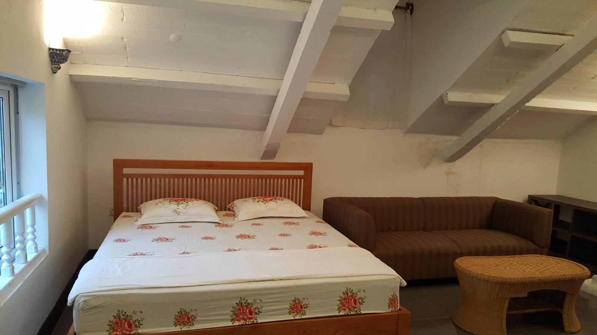 Khách sạn hẻo lánh Price Ho Tay With Garden & Pool For Long Hà Nội