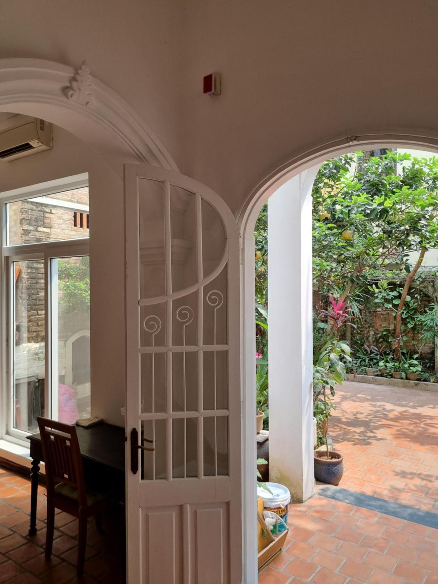 Khách sạn hẻo lánh Price Ho Tay With Garden & Pool For Long