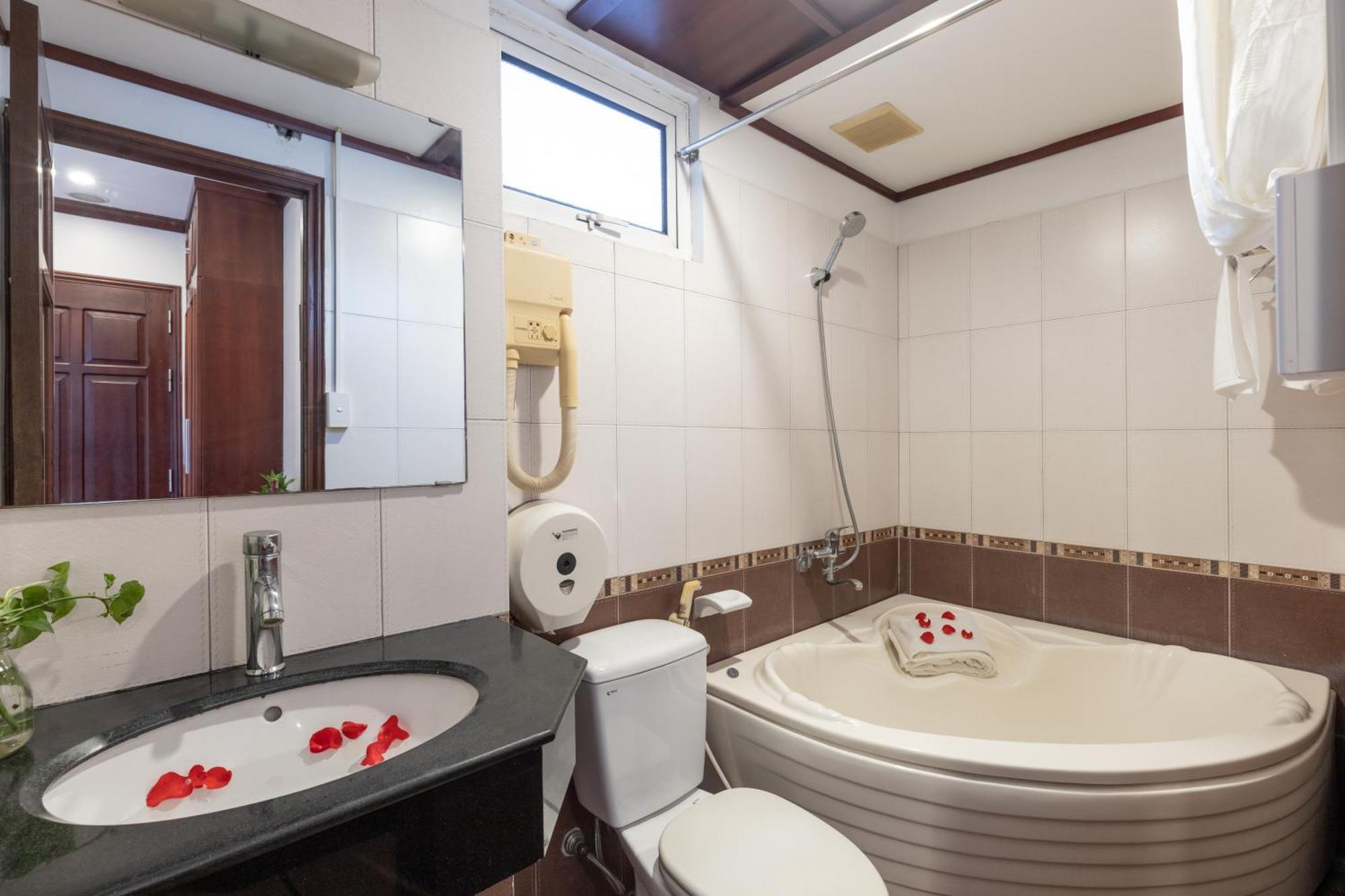 Hotel T - Hanoi