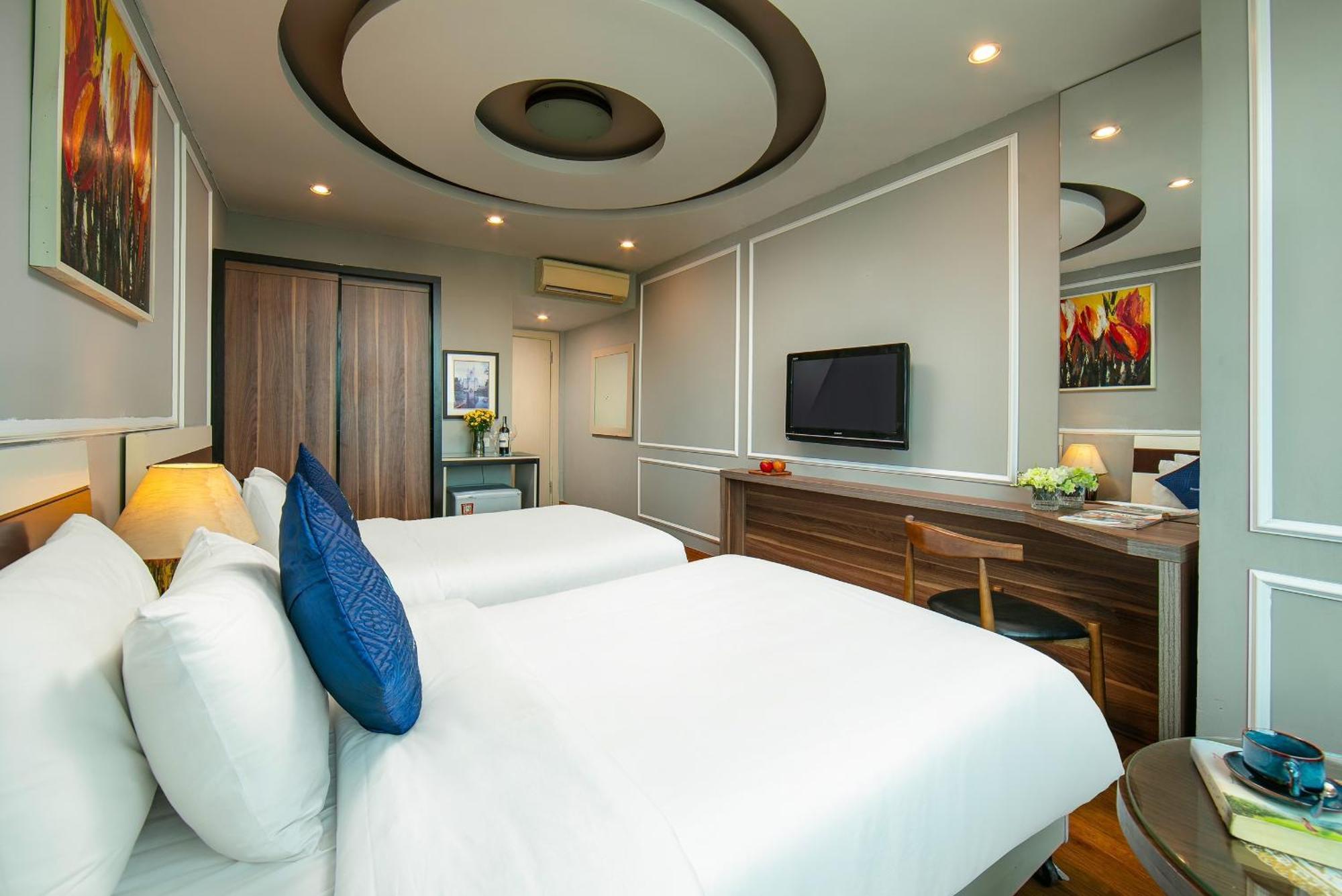 Muoi & Hotel 2*