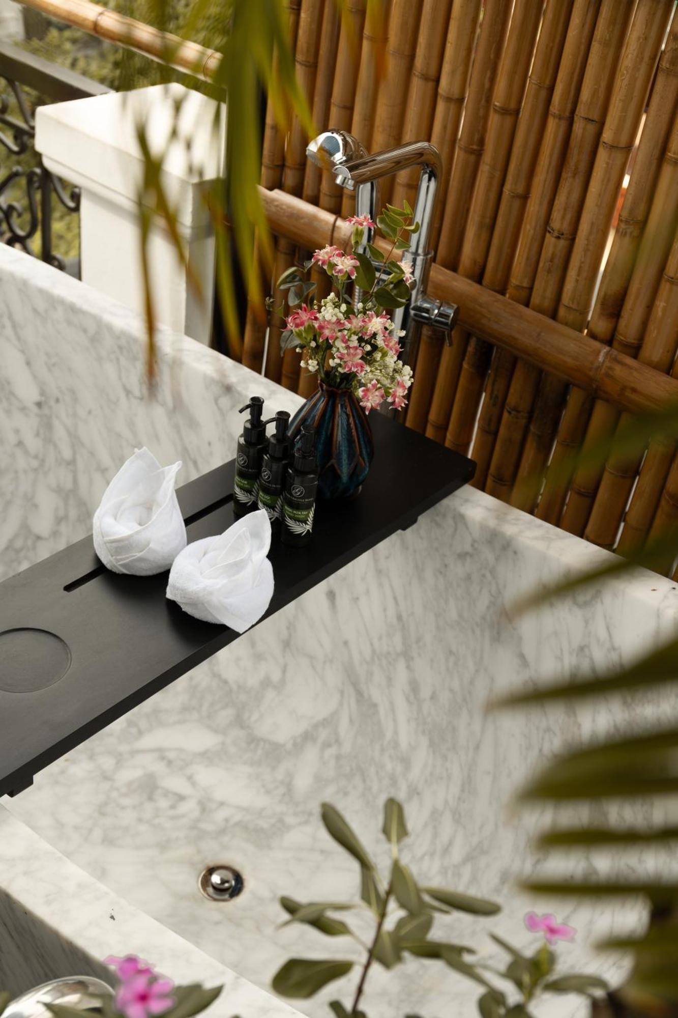 Graceful And Travel Hotel 3*
