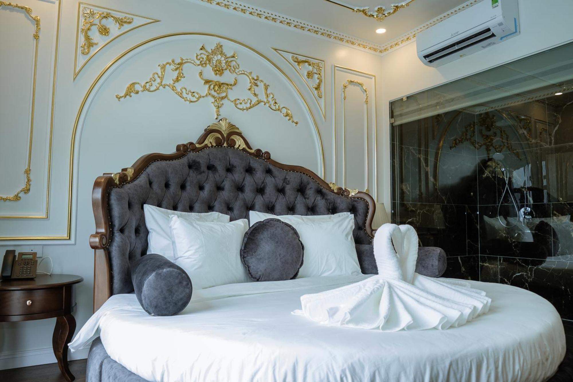 Hotel Royal Duong Noi Hanoi