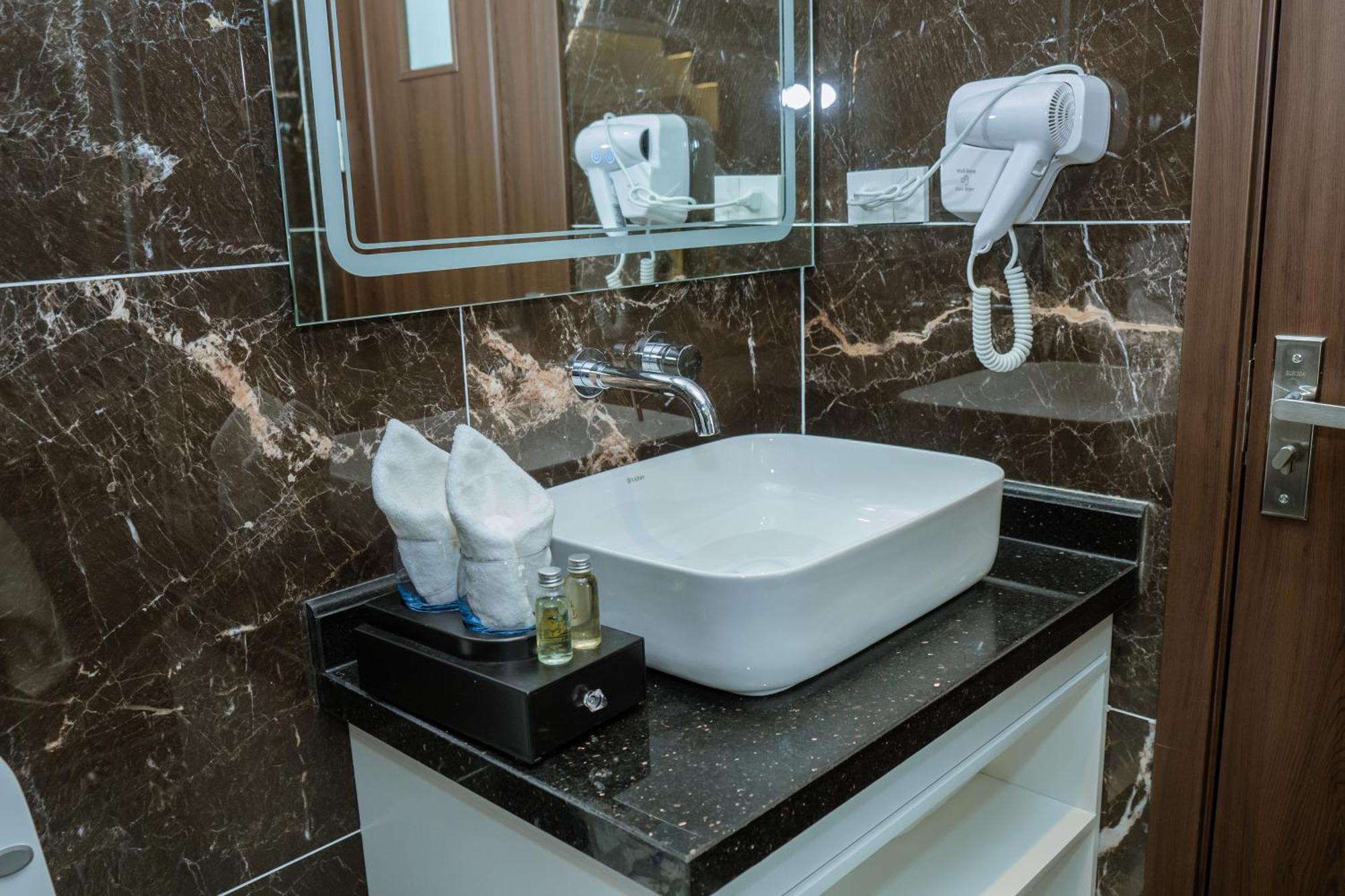 Hotel Royal Duong Noi 3*