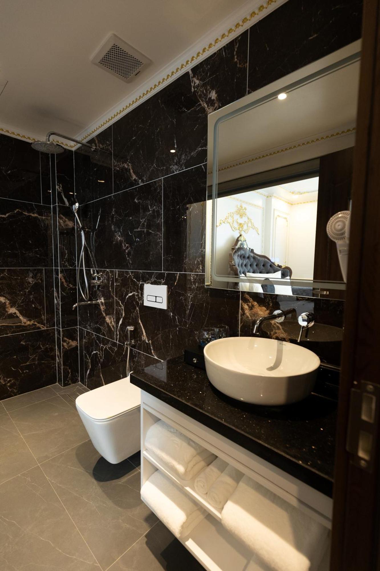 Hotel Royal Duong Noi