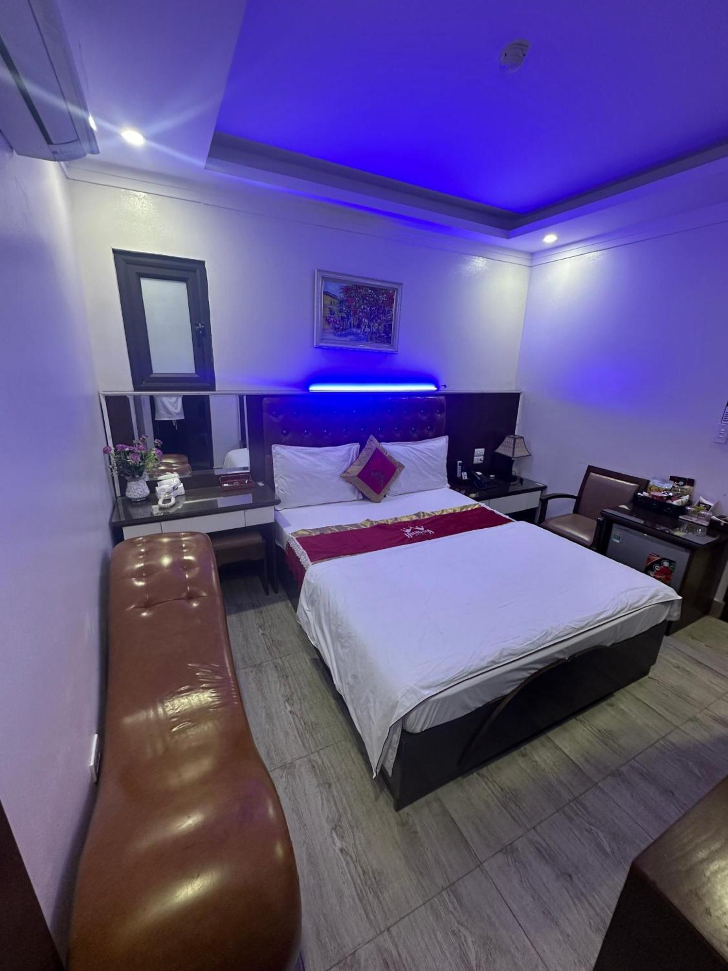 Hoang Gia Long Bien 2* Hanoi