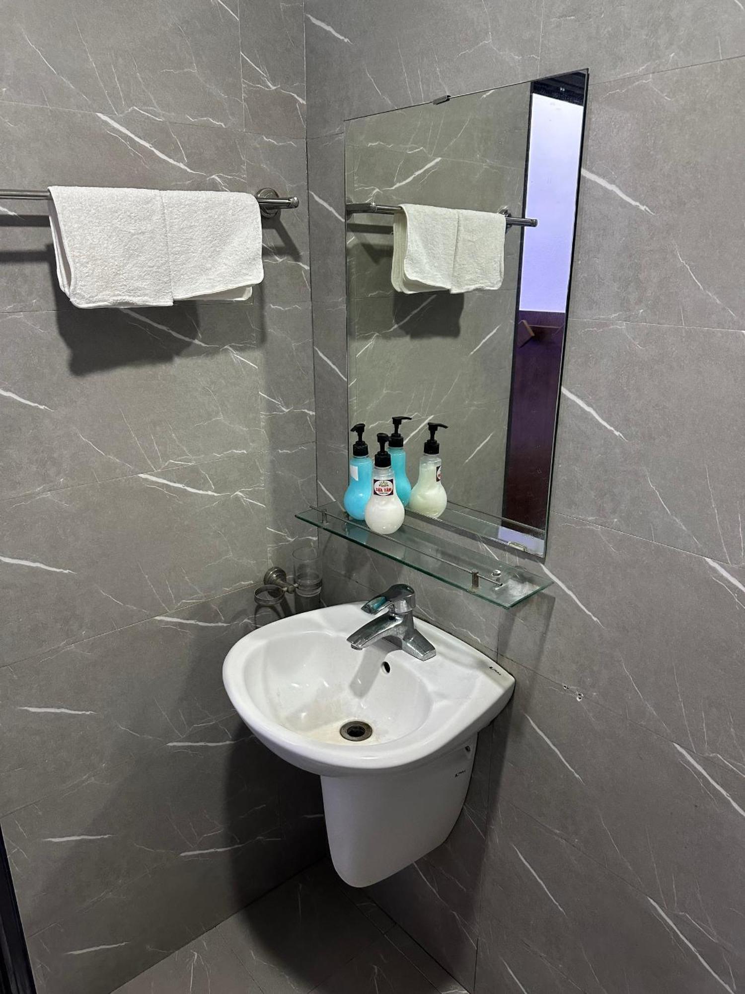 Hotel Hoang Gia Long Bien 2*