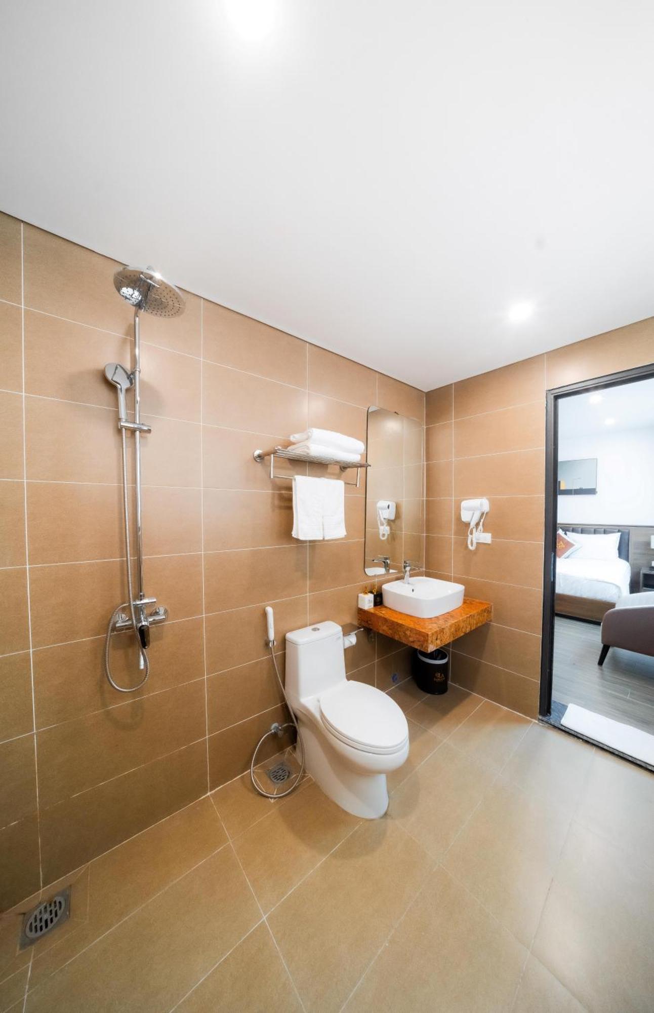 Lam Anh Hotel 6 Ngoai Giao Doan Bt4-10 Hotel 4*