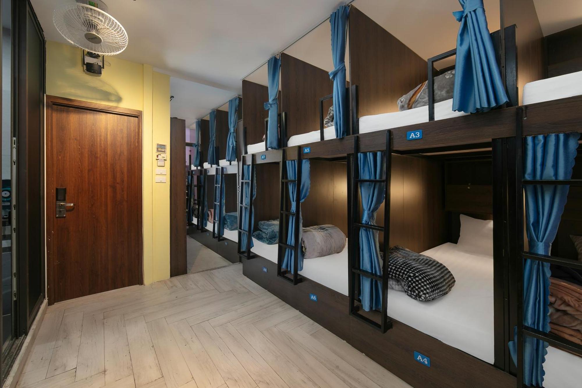 Hostel Oldtown Nomad *