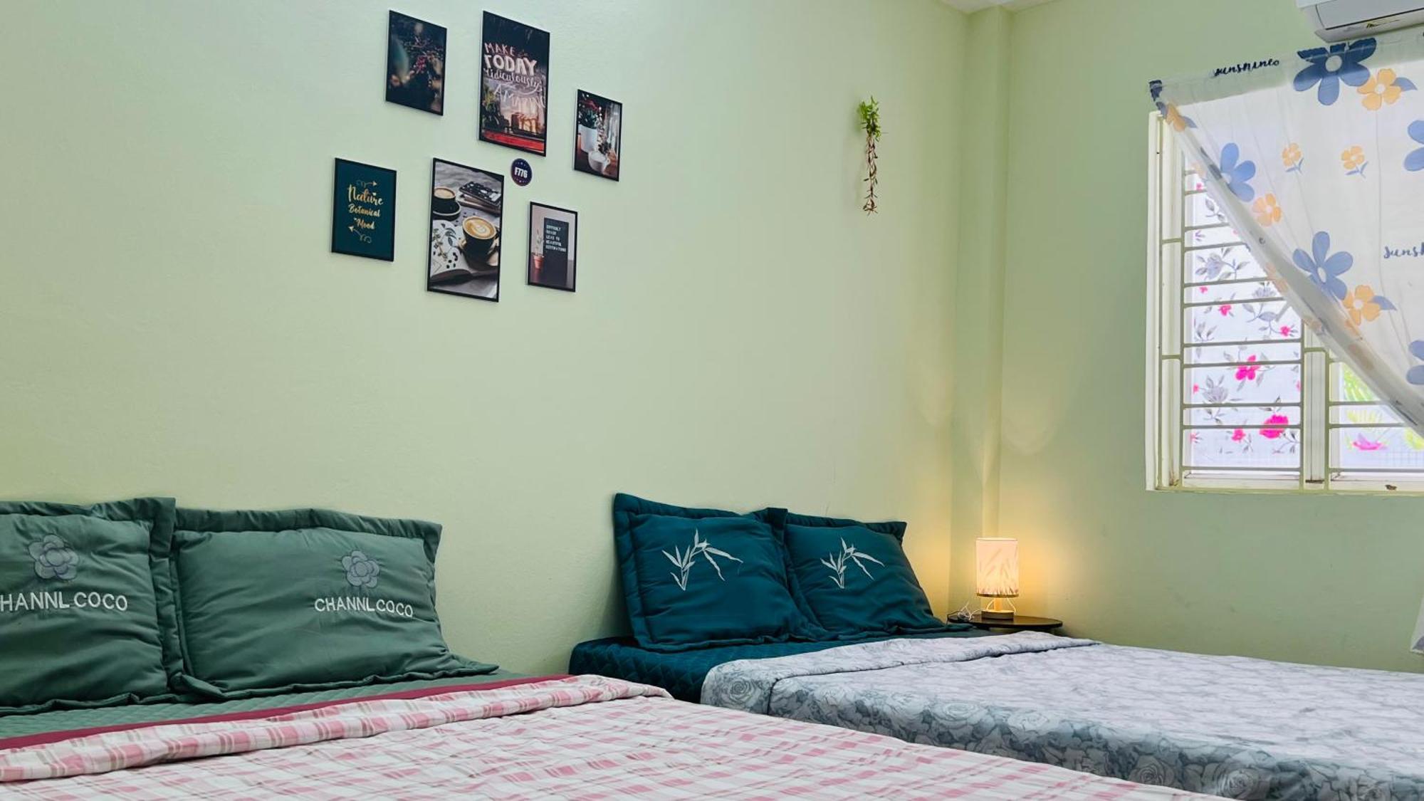 Mat Sieu Thoang, Cua So Lon Hanoi