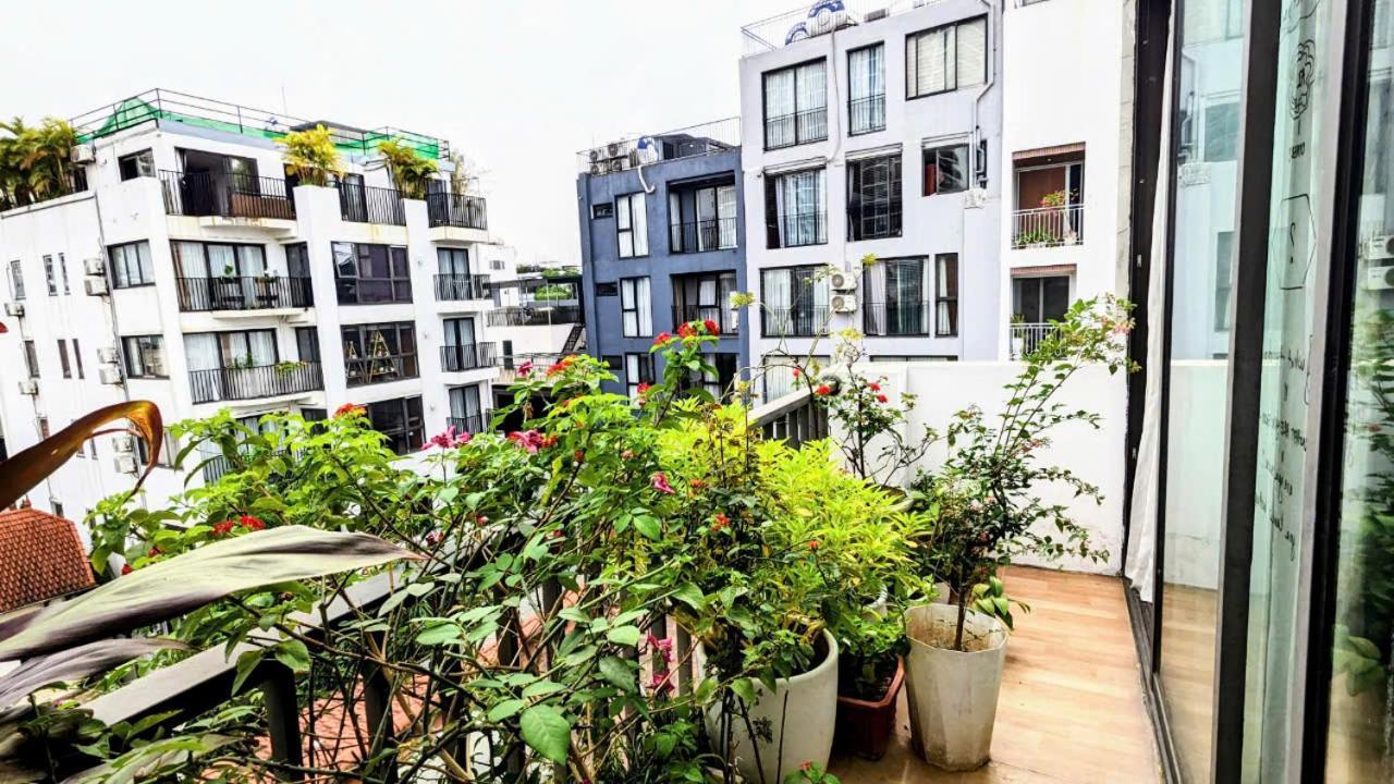 4 - Cheap Price 2 Bedroom Near West *