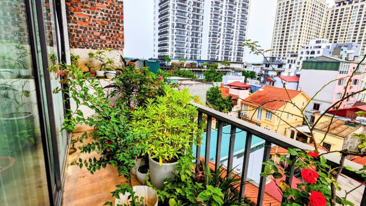 4 - Cheap Price 2 Bedroom Near West *