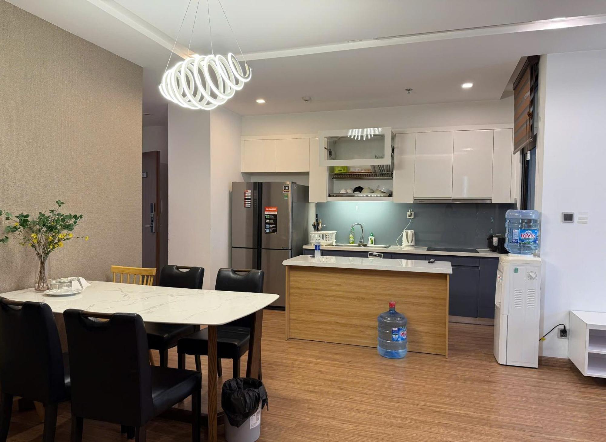 Vinhomes Metropolis Luxury 3br Near Lotte *