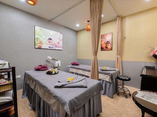 Khách sạn Hoa Hà Nội
