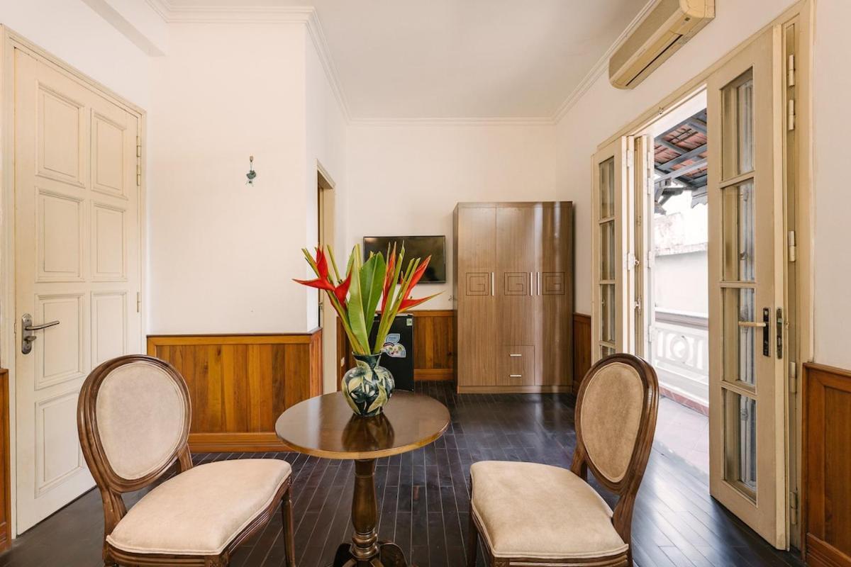 Villa Spacious 5br Mansion With Pool And Cinema In Hanoi