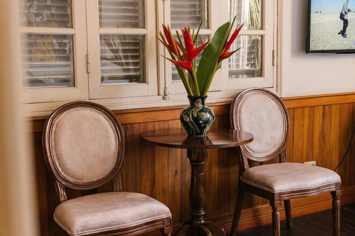 Spacious 5br Mansion With Pool And Cinema In * Hanoi