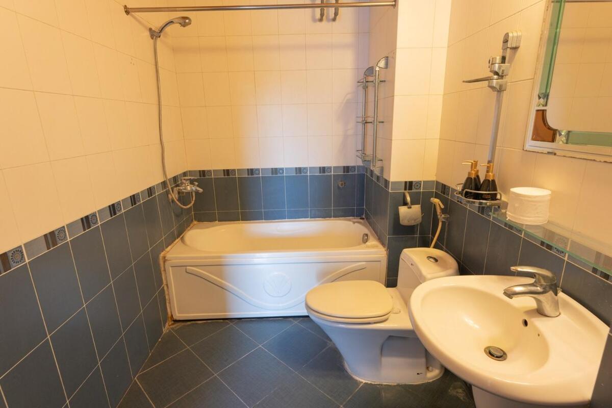 Villa Spacious 5br Mansion With Pool And Cinema In Hanoi