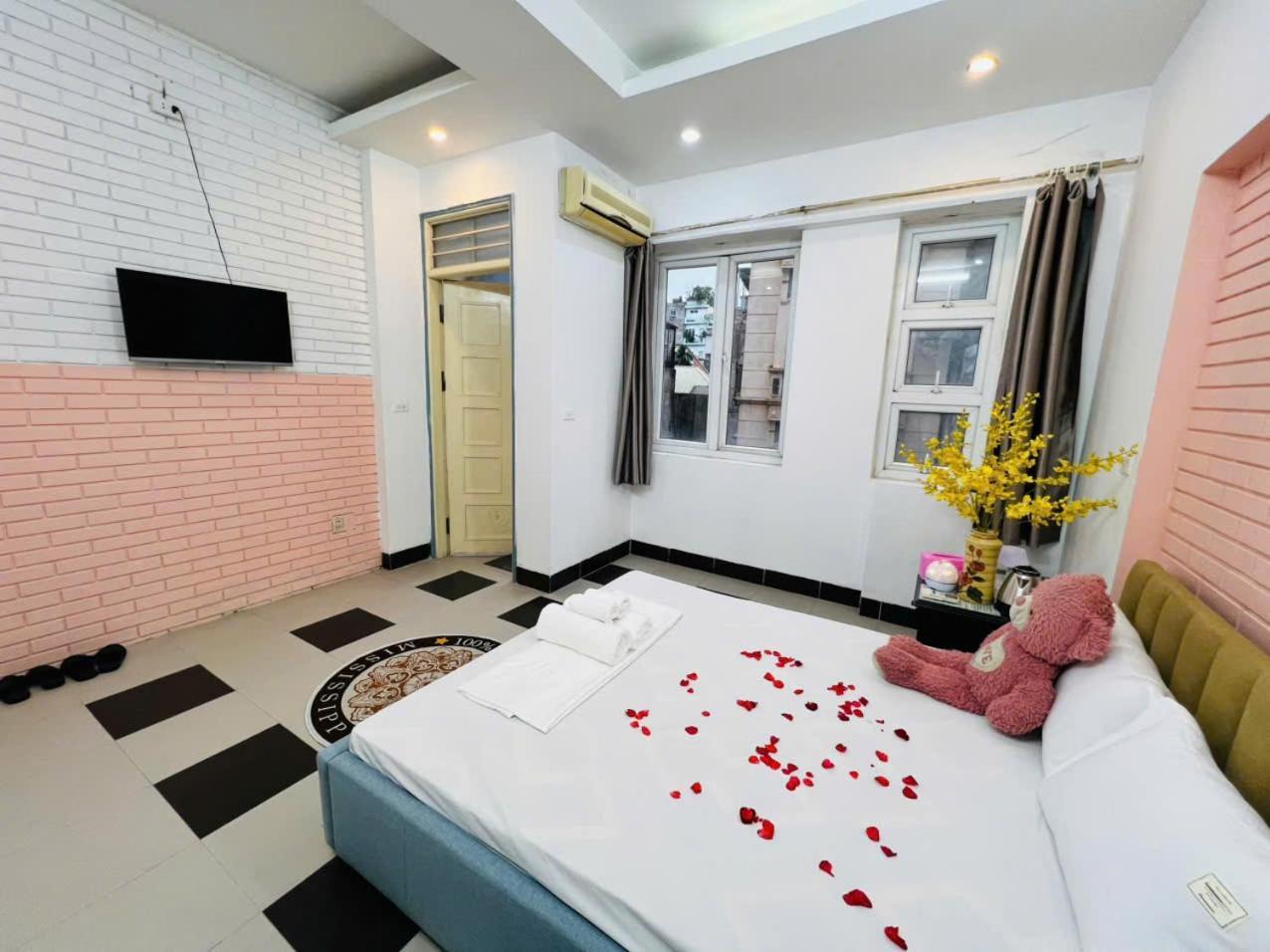 Mb House *