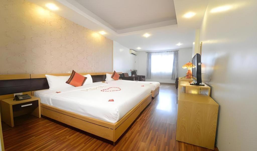 Hotel Serenity 2