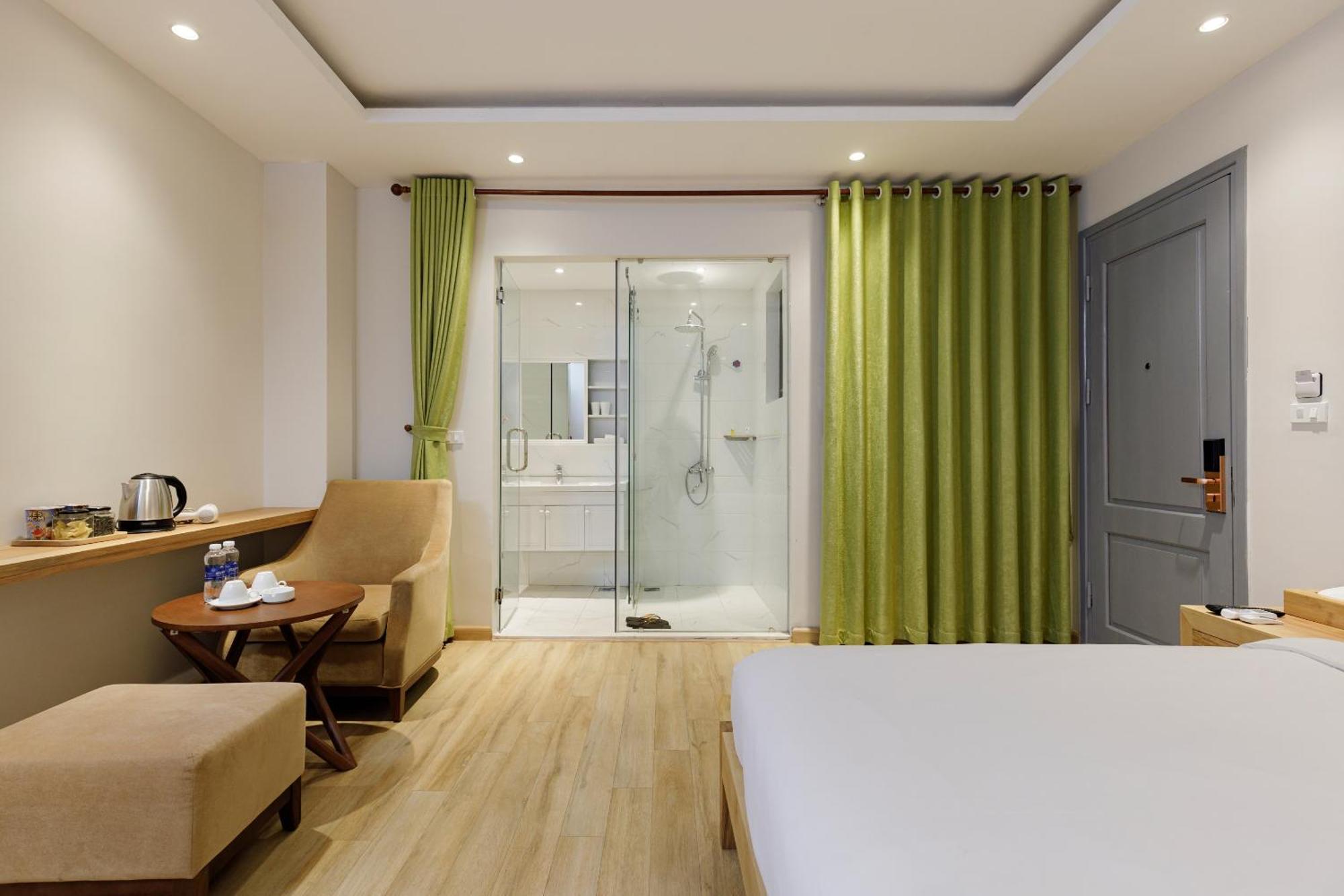 Hotel Super Oyo Capital O 1169 Le Grand - The Charm 3*