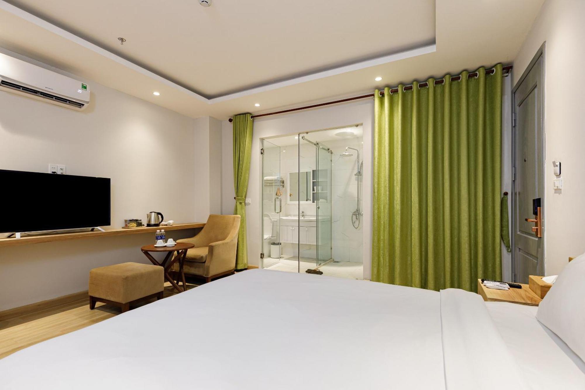 Super Oyo Capital O 1169 Le Grand - The Charm 3*